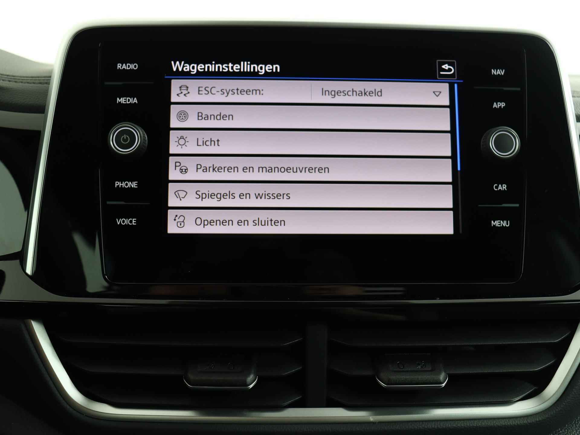 Volkswagen T-Roc Cabrio 1.5 TSI 150PK R-Line DSG | Navi | Camera | Stoel- en stuurverwarming | Adaptive Cruise | Apple CarPlay | Park Assist | 17" LM | - 38/55