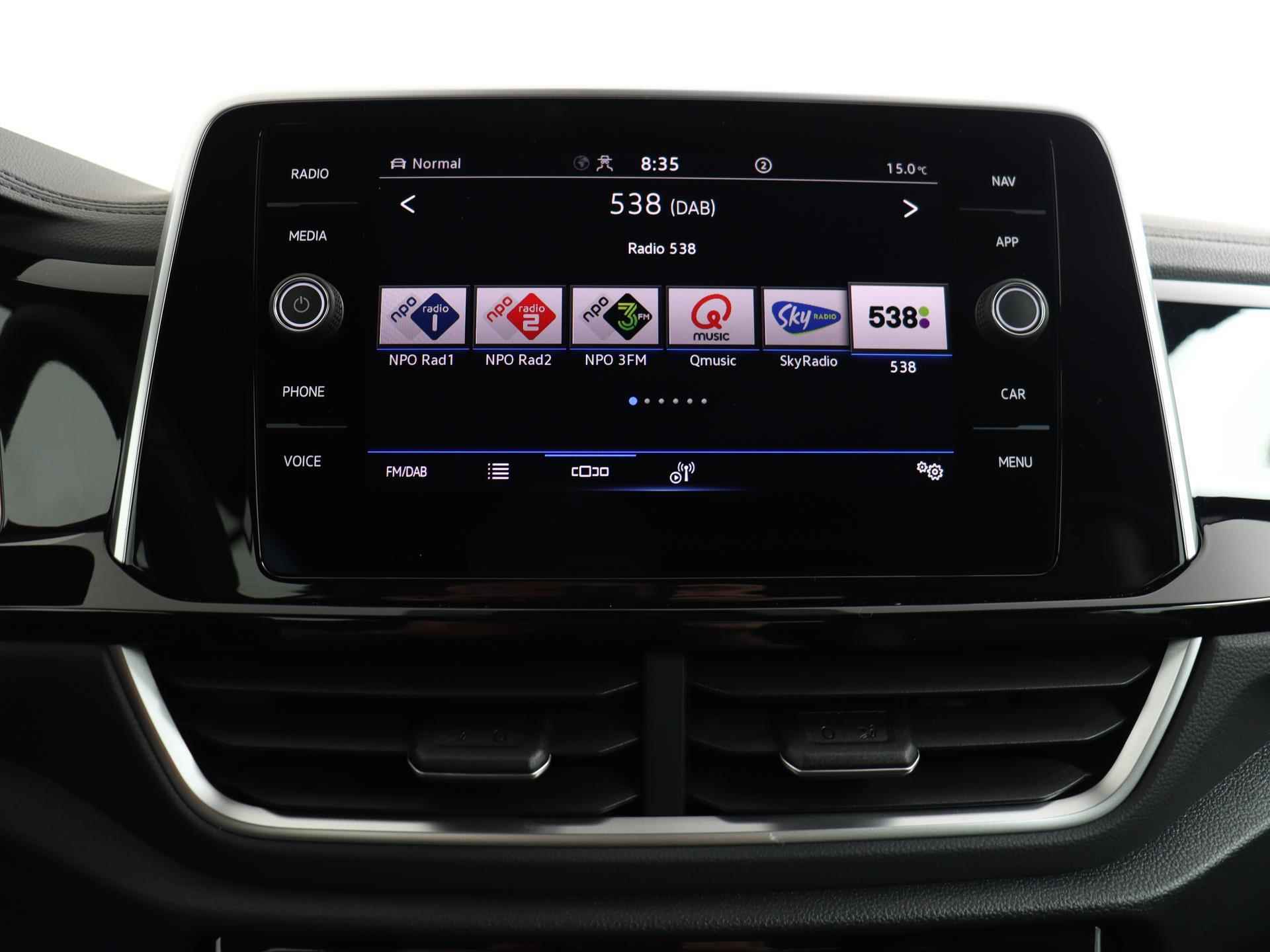 Volkswagen T-Roc Cabrio 1.5 TSI 150PK R-Line DSG | Navi | Camera | Stoel- en stuurverwarming | Adaptive Cruise | Apple CarPlay | Park Assist | 17" LM | - 49/55