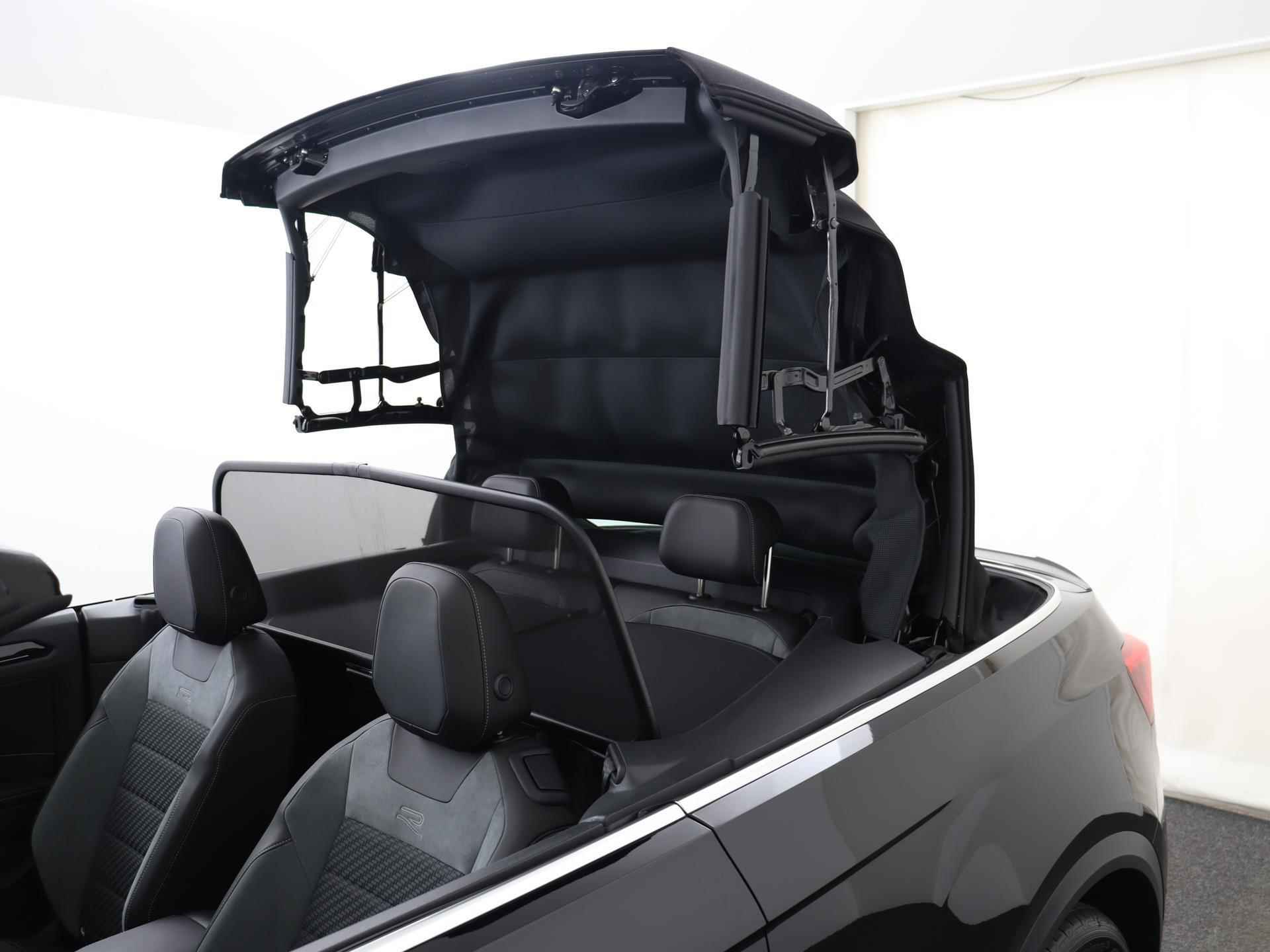 Volkswagen T-Roc Cabrio 1.5 TSI 150PK R-Line DSG | Navi | Camera | Stoel- en stuurverwarming | Adaptive Cruise | Apple CarPlay | Park Assist | 17" LM | - 51/55