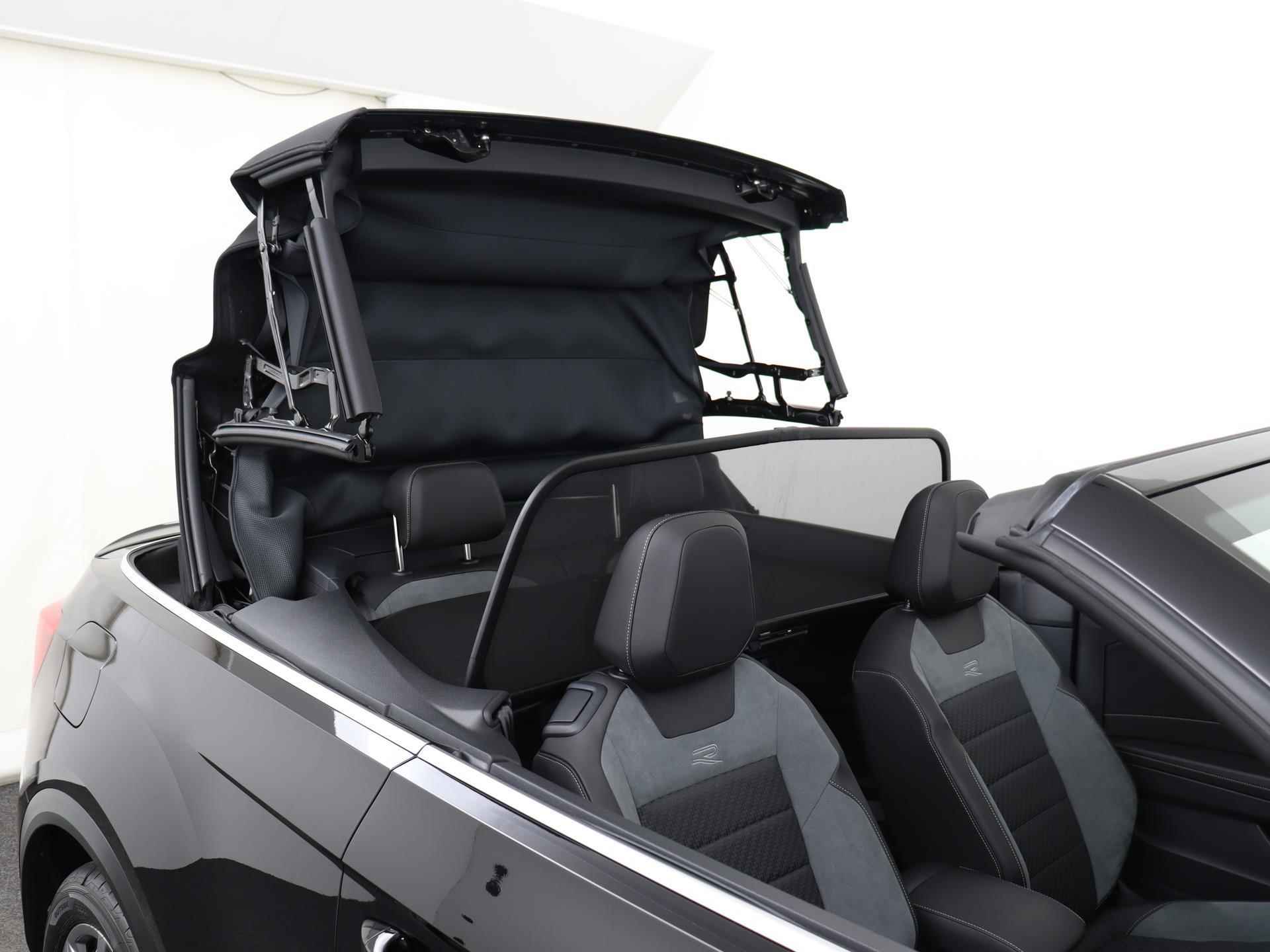 Volkswagen T-Roc Cabrio 1.5 TSI 150PK R-Line DSG | Navi | Camera | Stoel- en stuurverwarming | Adaptive Cruise | Apple CarPlay | Park Assist | 17" LM | - 52/55