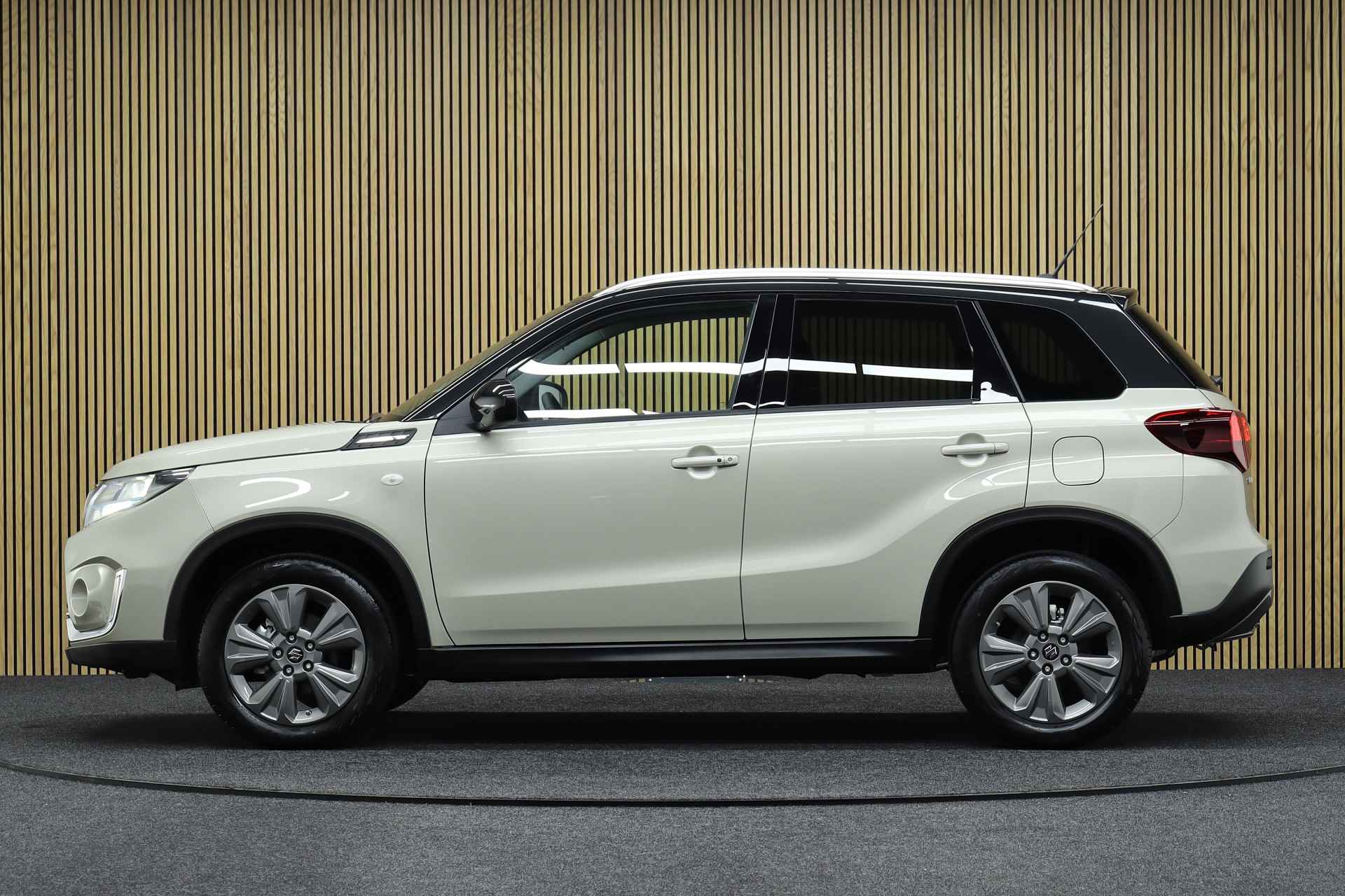 Suzuki Vitara 1.5 Hybrid Automaat Select | Navigatie | Adaptive Cruise | Camera | Two tone | Full led - 2/39