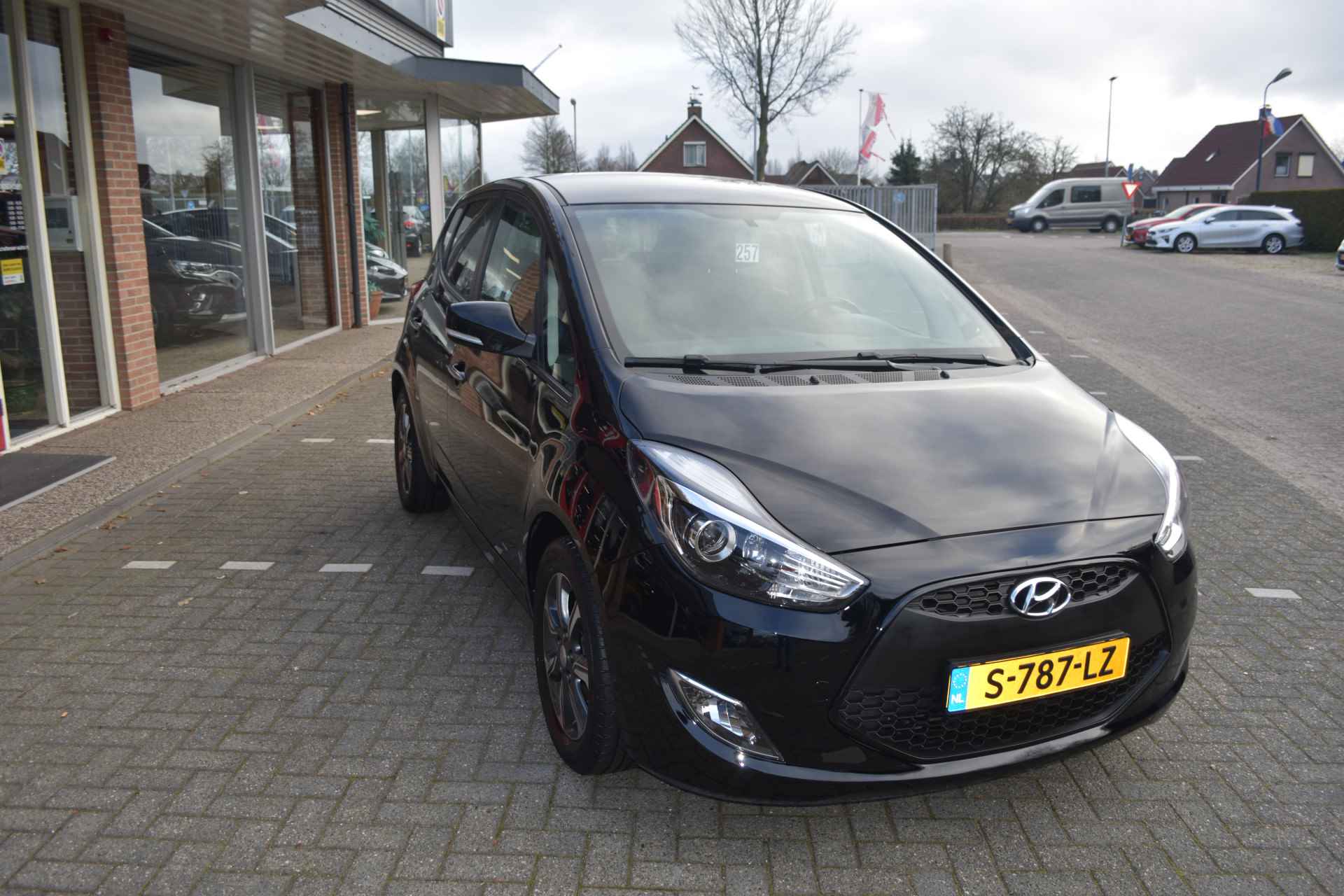 Hyundai ix20 1.4i Go! - 4/22