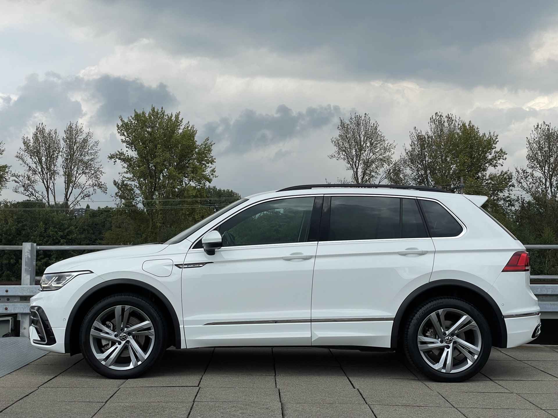 Volkswagen Tiguan 1.4 TSI eHybrid 245pk R-Line Business+ | Virtual Cockpit | Parkassist | Adaptive Cruise Control | - 7/42