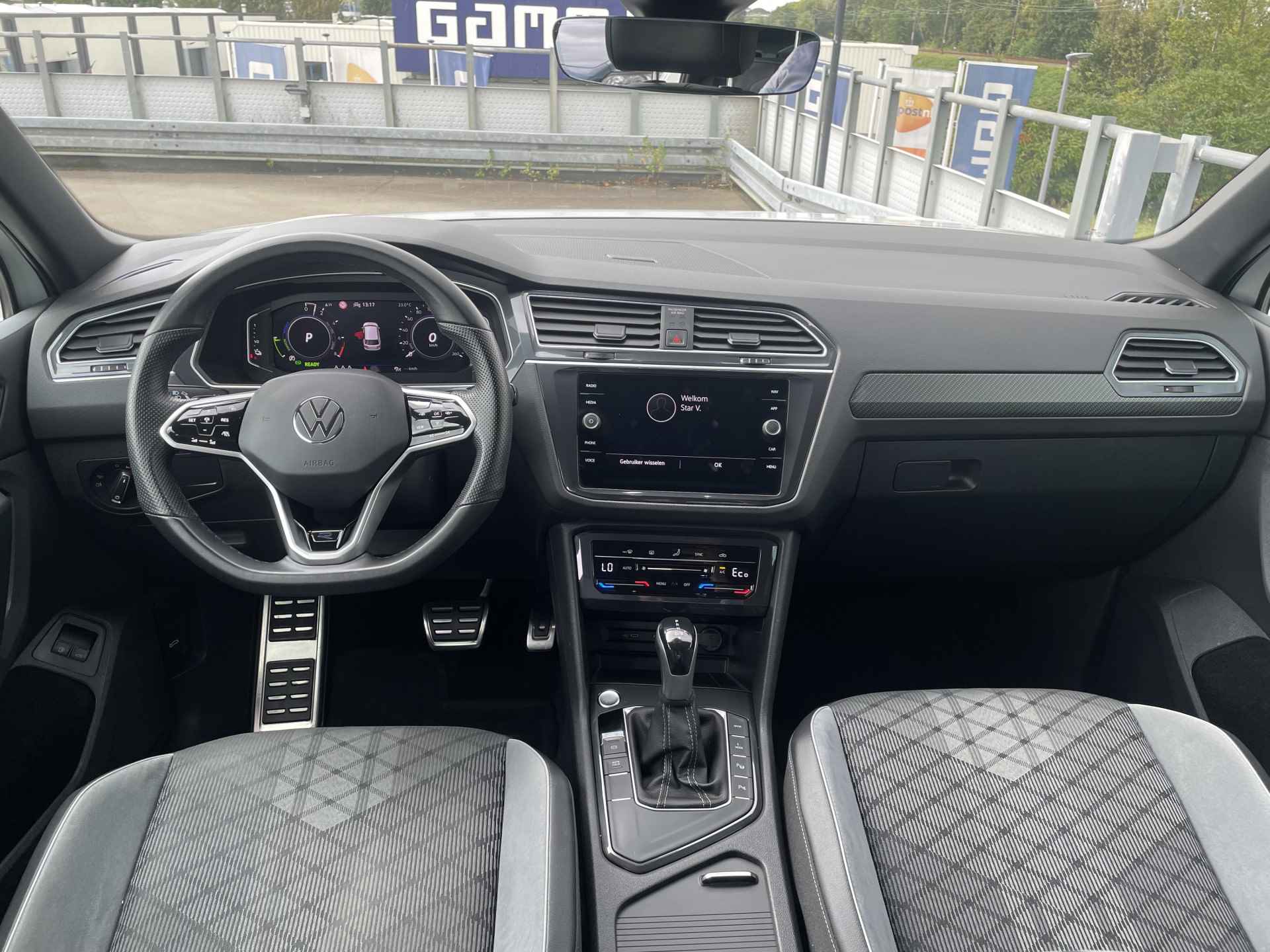 Volkswagen Tiguan 1.4 TSI eHybrid 245pk R-Line Business+ | Virtual Cockpit | Parkassist | Adaptive Cruise Control | - 16/42