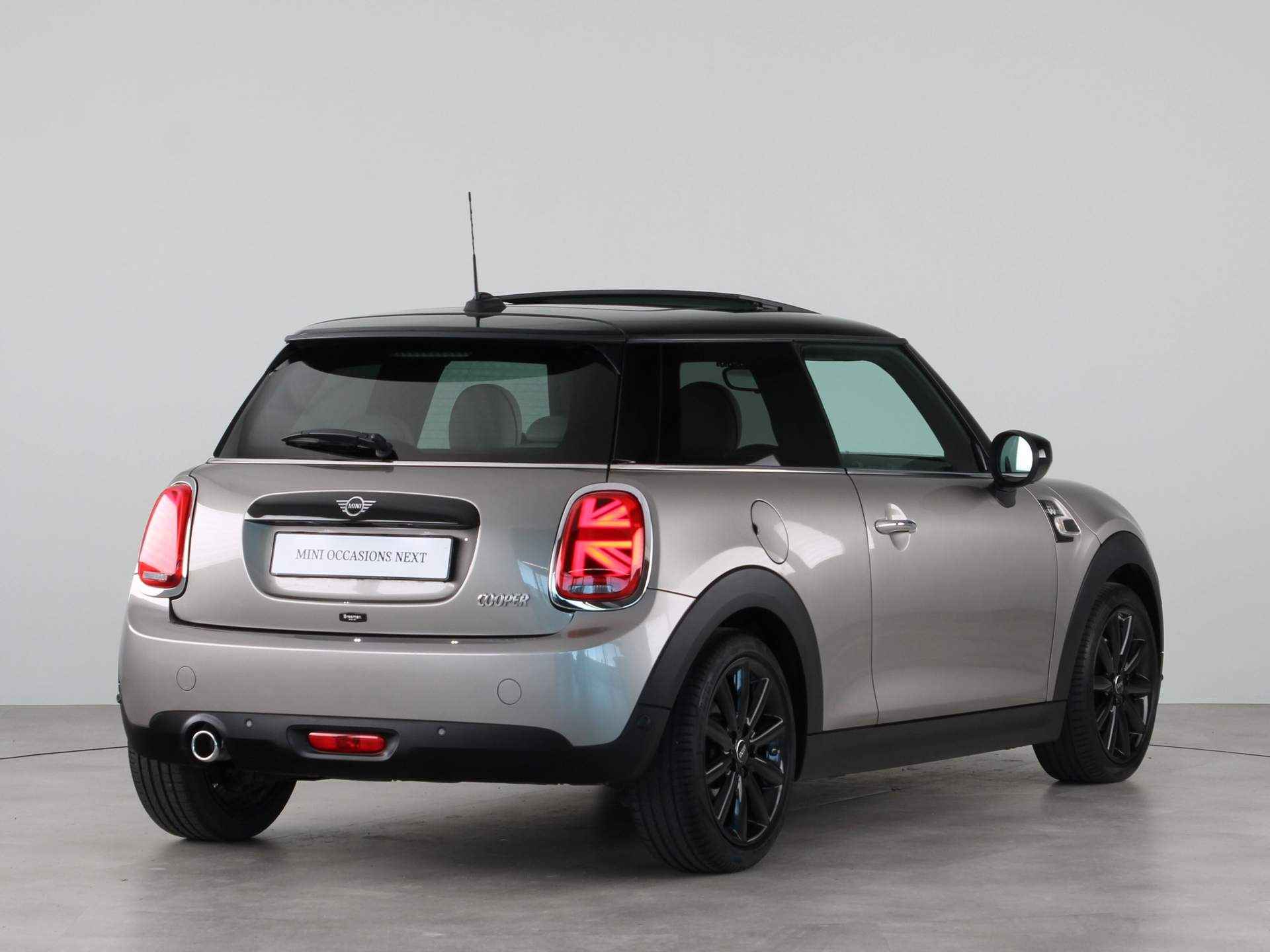 MINI 3-deurs Cooper 60 Years Edition Aut. - 10/26