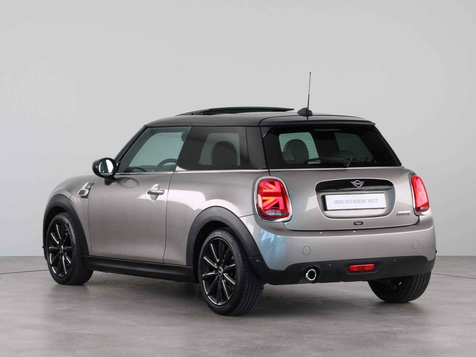 MINI 3-deurs Cooper 60 Years Edition Aut. - 12/26