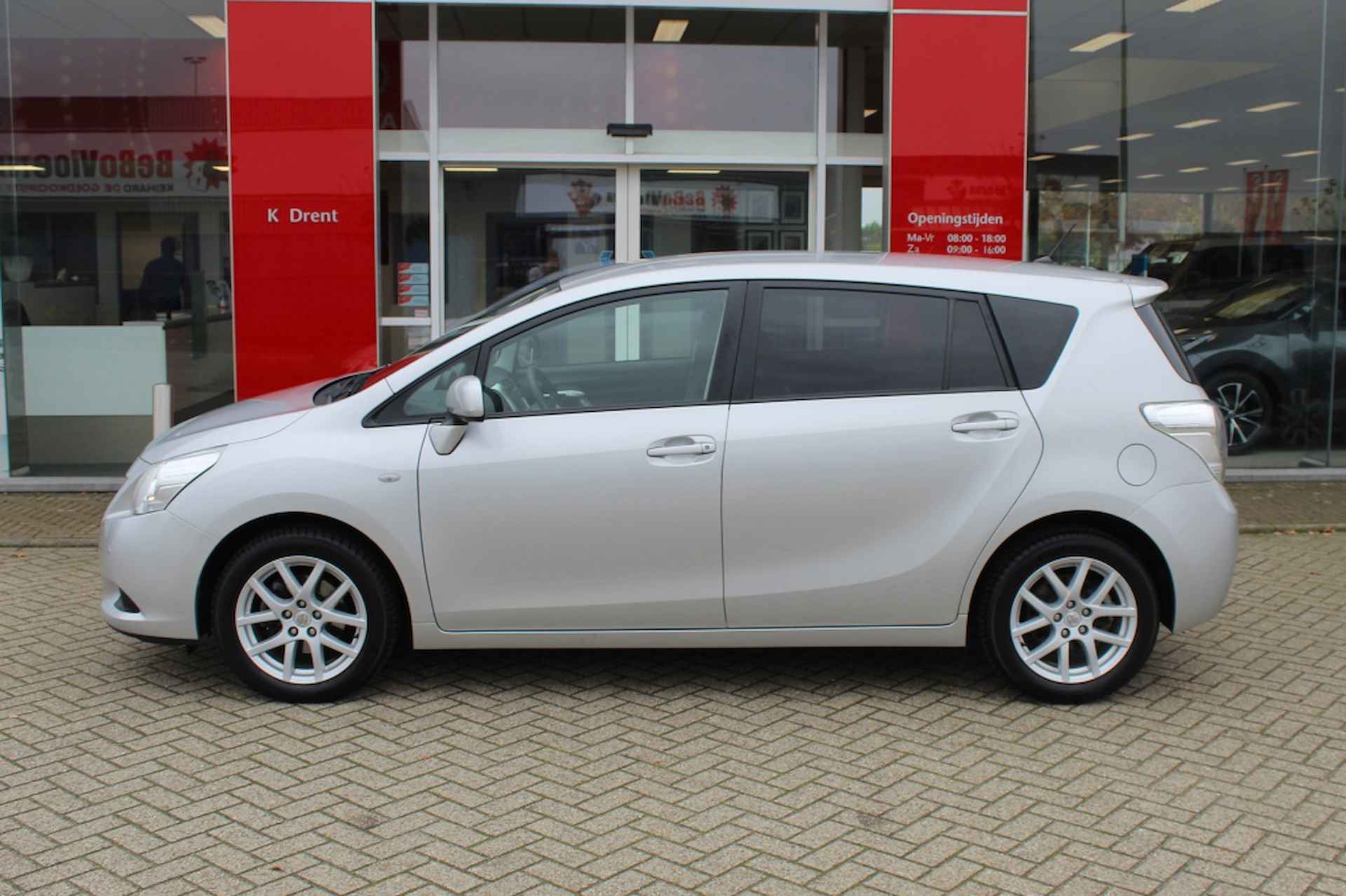 Toyota Verso 1.8 VVT-i Business | Trekhaak | Navi | Sensoren v/a | Cruise - 3/37