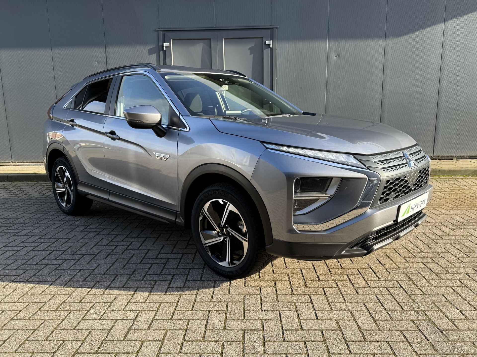 Mitsubishi Eclipse Cross 2.4 PHEV Intense S-AWC 4WD Automaat / Camera / Climate Control / Cruise Control / Keyless Entry&Go / Android & Apple Carplay / Stoelverwarming / DAB / All-Season banden - 18/35