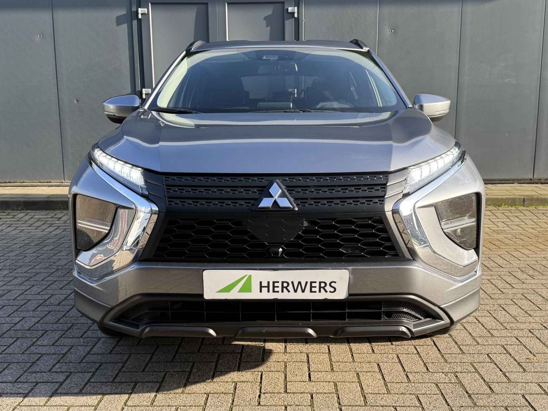 Mitsubishi Eclipse Cross 2.4 PHEV Intense S-AWC 4WD Automaat / Camera / Climate Control / Cruise Control / Keyless Entry&Go / Android & Apple Carplay / Stoelverwarming / DAB / All-Season banden - 33/35