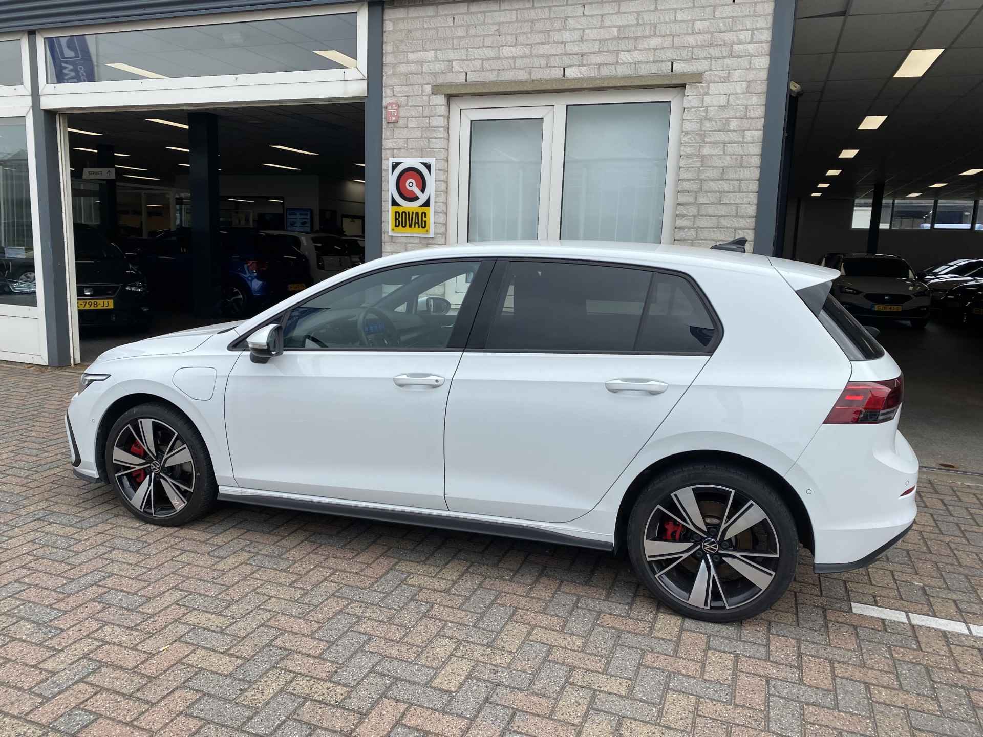 Volkswagen Golf 1.4 eHybrid GTE / AUTOMAAT/ 245 PK/ PARK. SENSOREN/ MATRIX/ STOEL EN STUUR VERWARM./ ADAPT. CRUISE/ APP CONNECT/ NAVI/ CLIMA/ DAB/ 18" LMV/ - 3/28