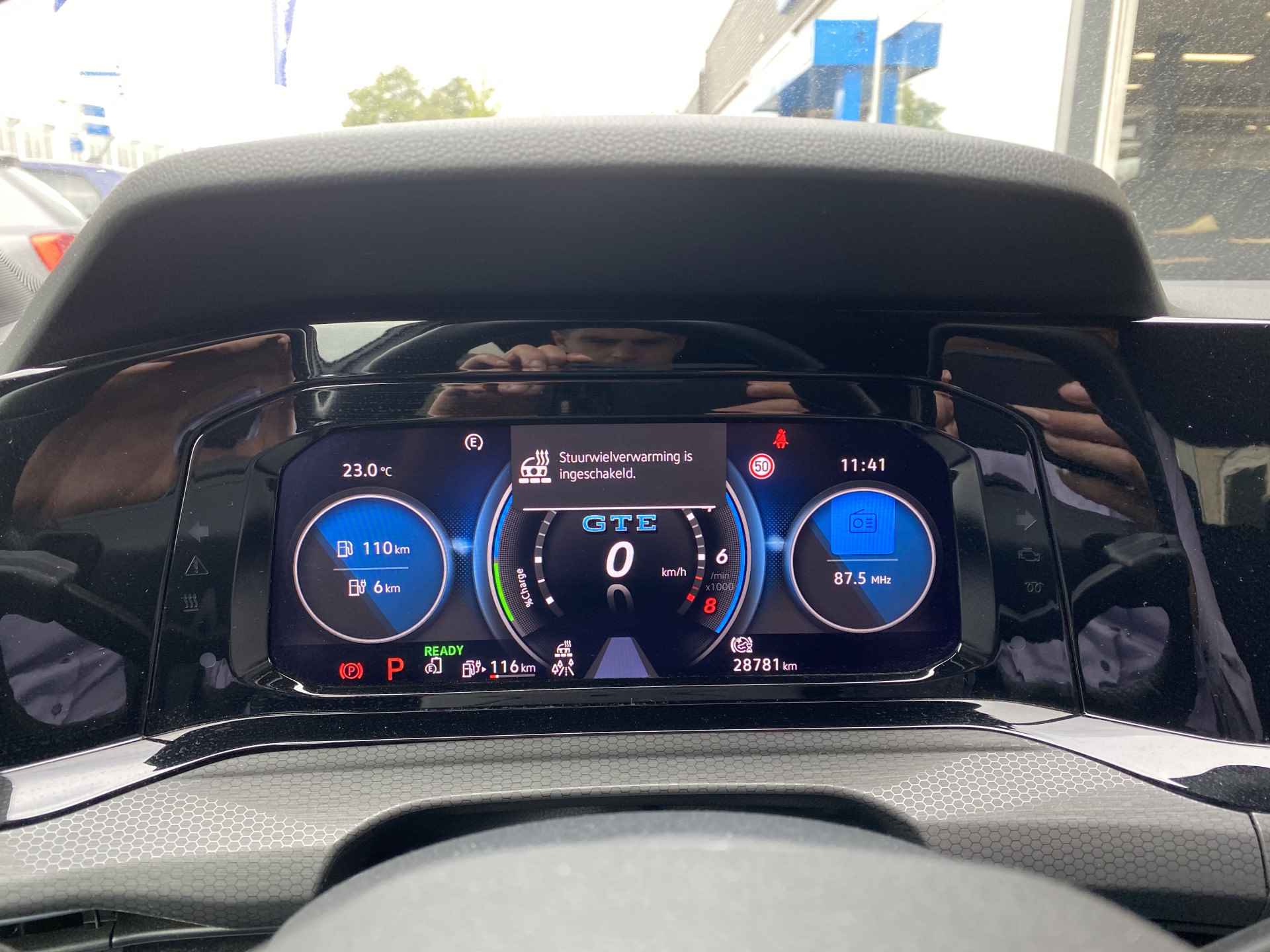 Volkswagen Golf 1.4 eHybrid GTE / AUTOMAAT/ 245 PK/ PARK. SENSOREN/ MATRIX/ STOEL EN STUUR VERWARM./ ADAPT. CRUISE/ APP CONNECT/ NAVI/ CLIMA/ DAB/ 18" LMV/ - 15/28