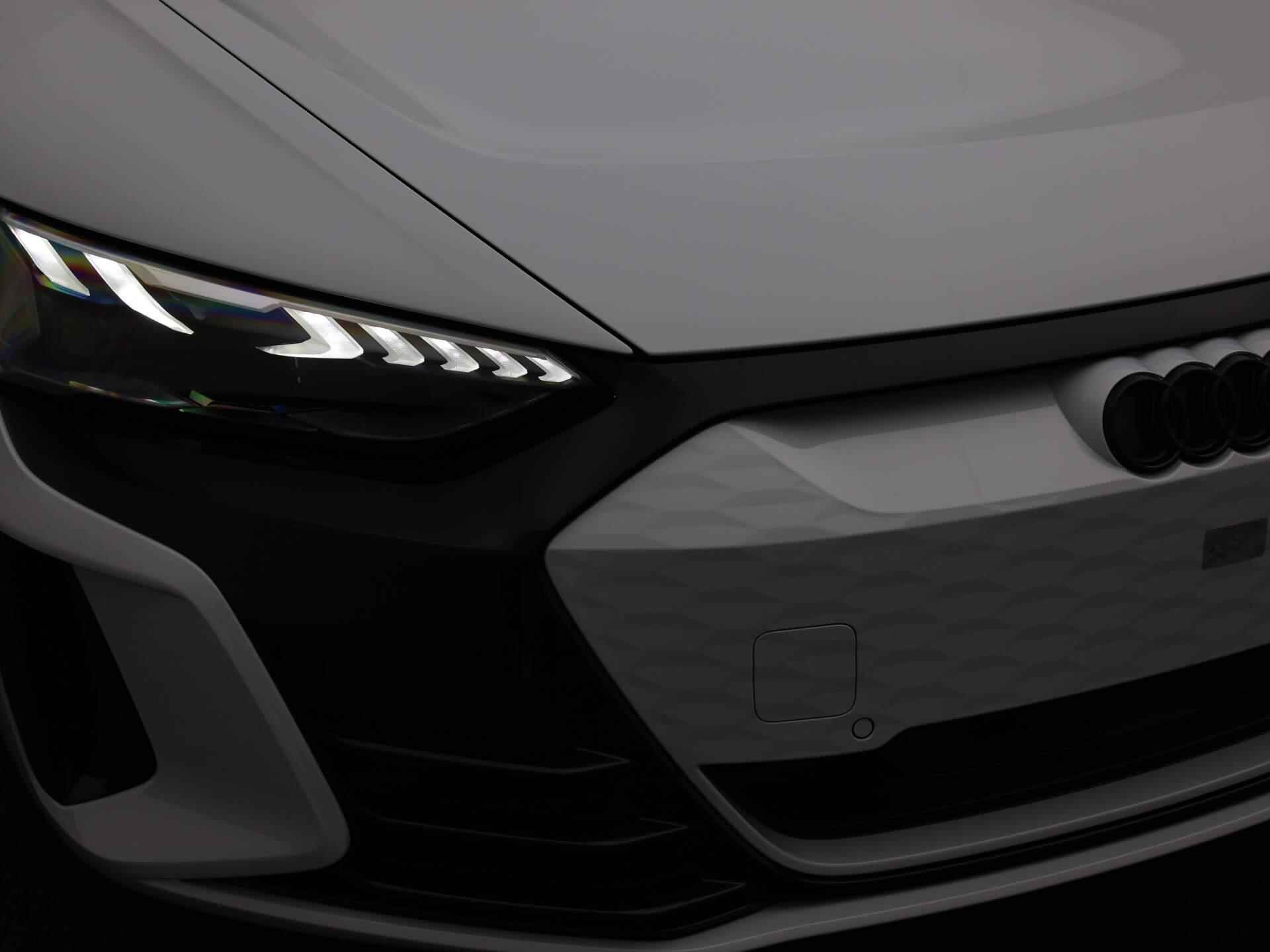 Audi e-tron GT 93 kWh/476PK · Elektrisch glazen panorama-dak · Lichtmetalen velgen 19" · Luchtvering · Voorraadkorting - 19/53