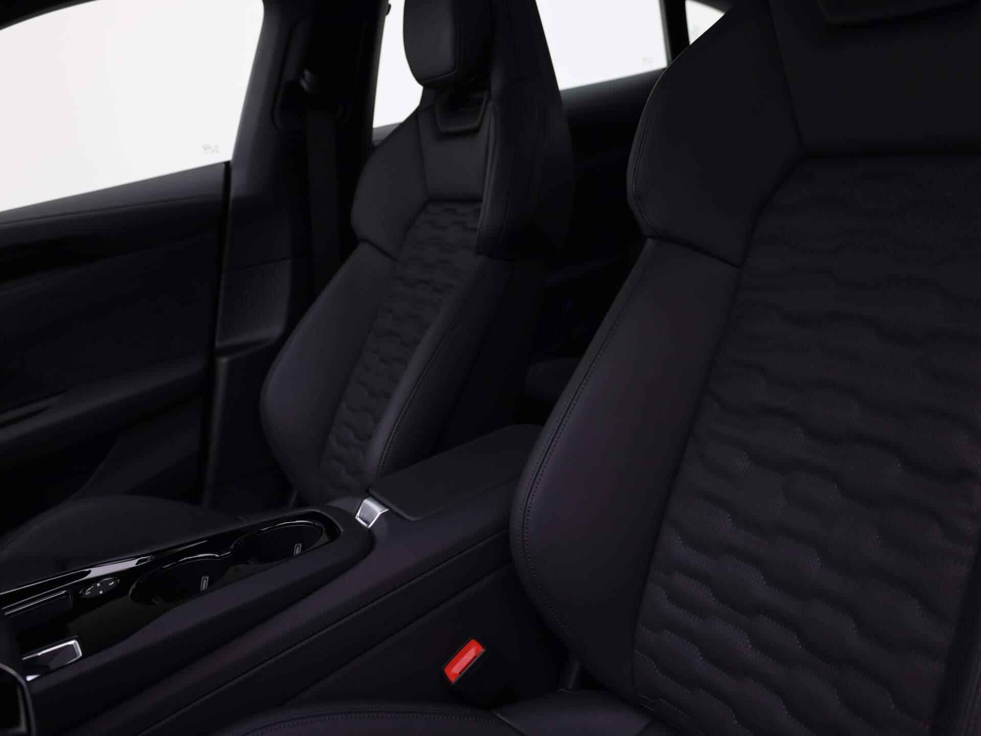 Audi e-tron GT 93 kWh/476PK · Elektrisch glazen panorama-dak · Lichtmetalen velgen 19" · Luchtvering · Voorraadkorting - 22/53