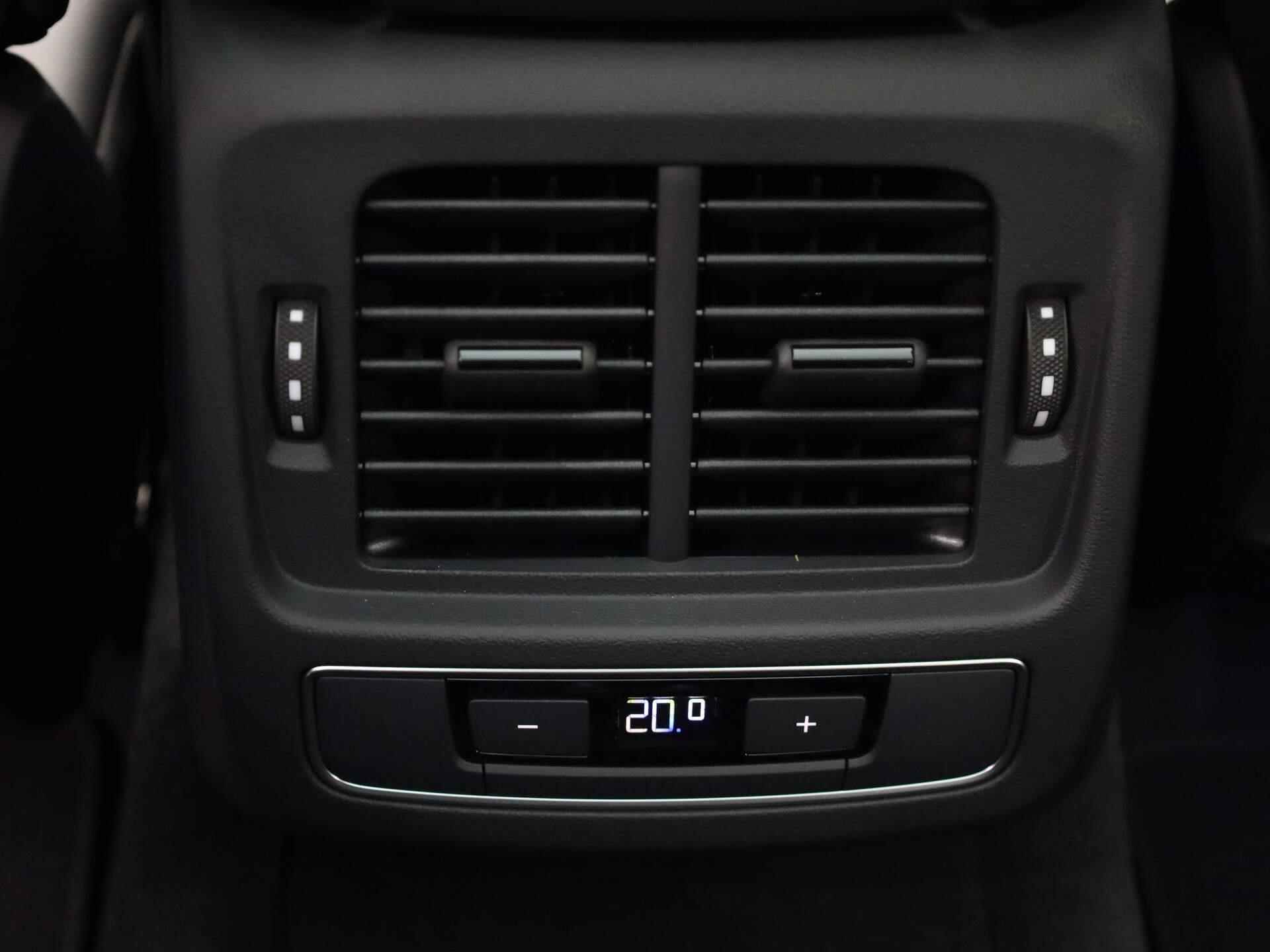Audi e-tron GT 93 kWh/476PK · Elektrisch glazen panorama-dak · Lichtmetalen velgen 19" · Luchtvering · Voorraadkorting - 26/53