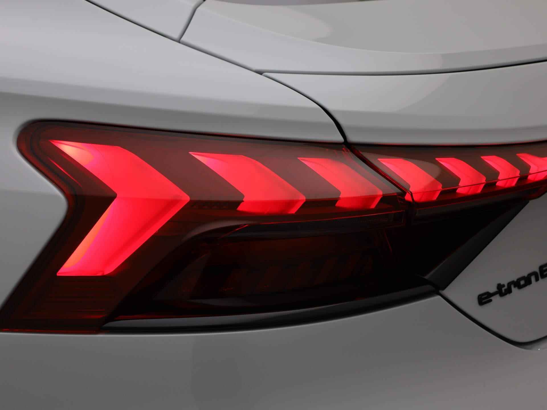 Audi e-tron GT 93 kWh/476PK · Elektrisch glazen panorama-dak · Lichtmetalen velgen 19" · Luchtvering · Voorraadkorting - 41/53