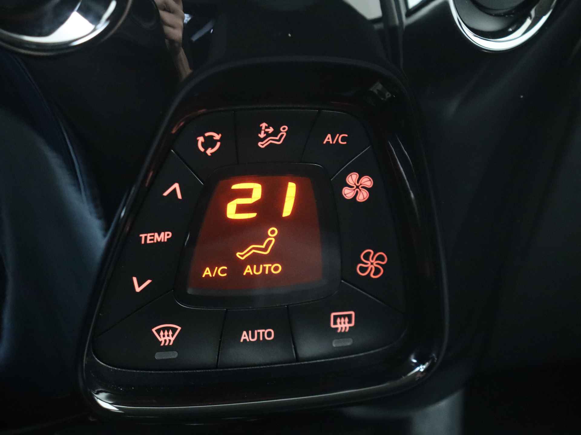Peugeot 108 1.0 e-VTi Allure 5 deurs | Climate Control | Navigatie by App - 18/30