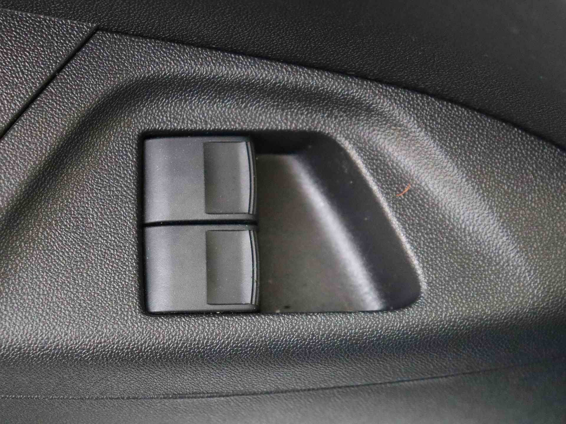 Peugeot 108 1.0 e-VTi Allure 5 deurs | Climate Control | Navigatie by App - 27/30