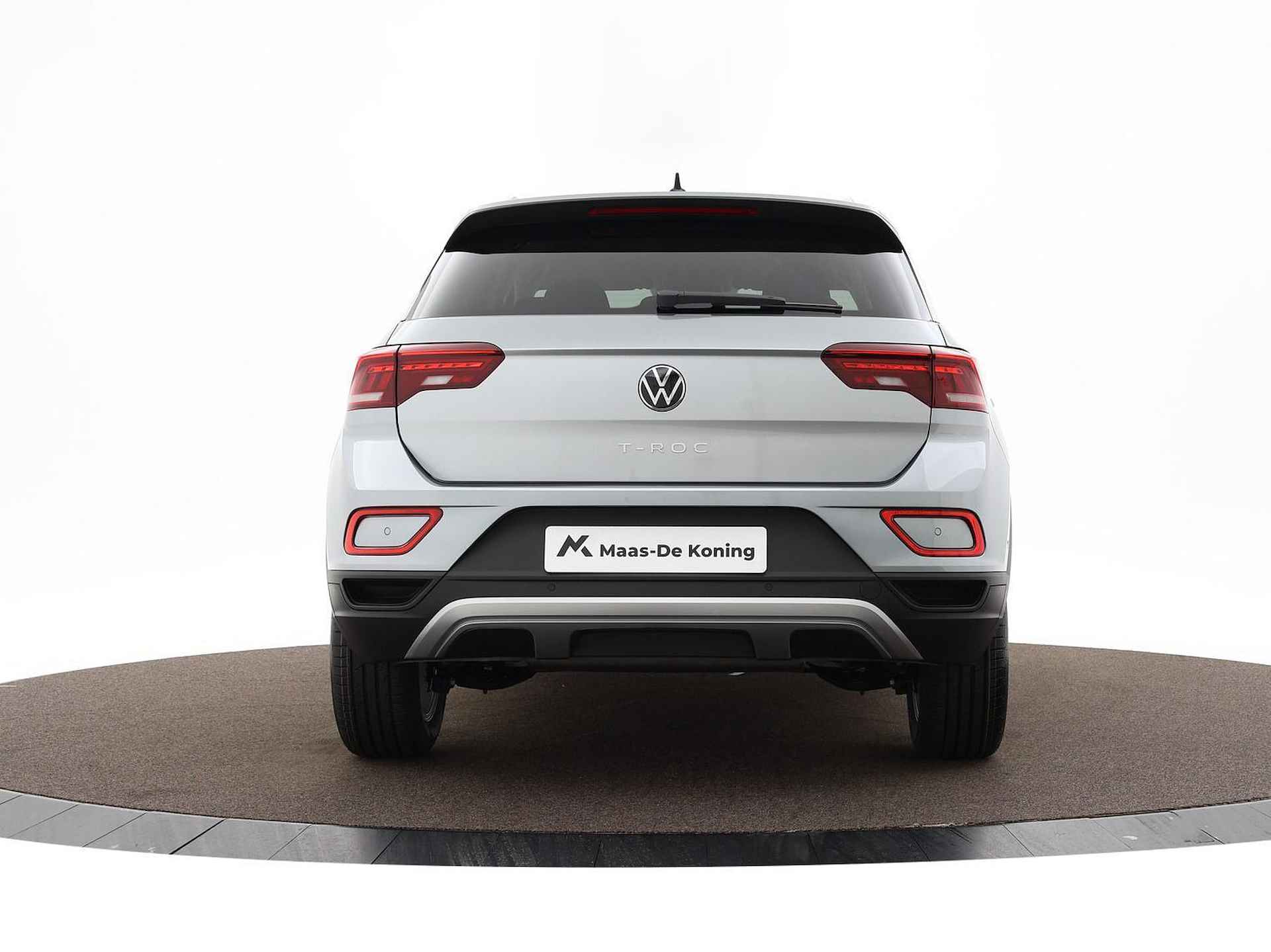 Volkswagen T-Roc Life Edition 1.0 TSI 116 pk 6 versn. Hand · Airconditioning automatisch, 2-zone (climatronic) · Privatelease vanaf €,-398 per maand · Incl. inruilvoordeel · - 33/41