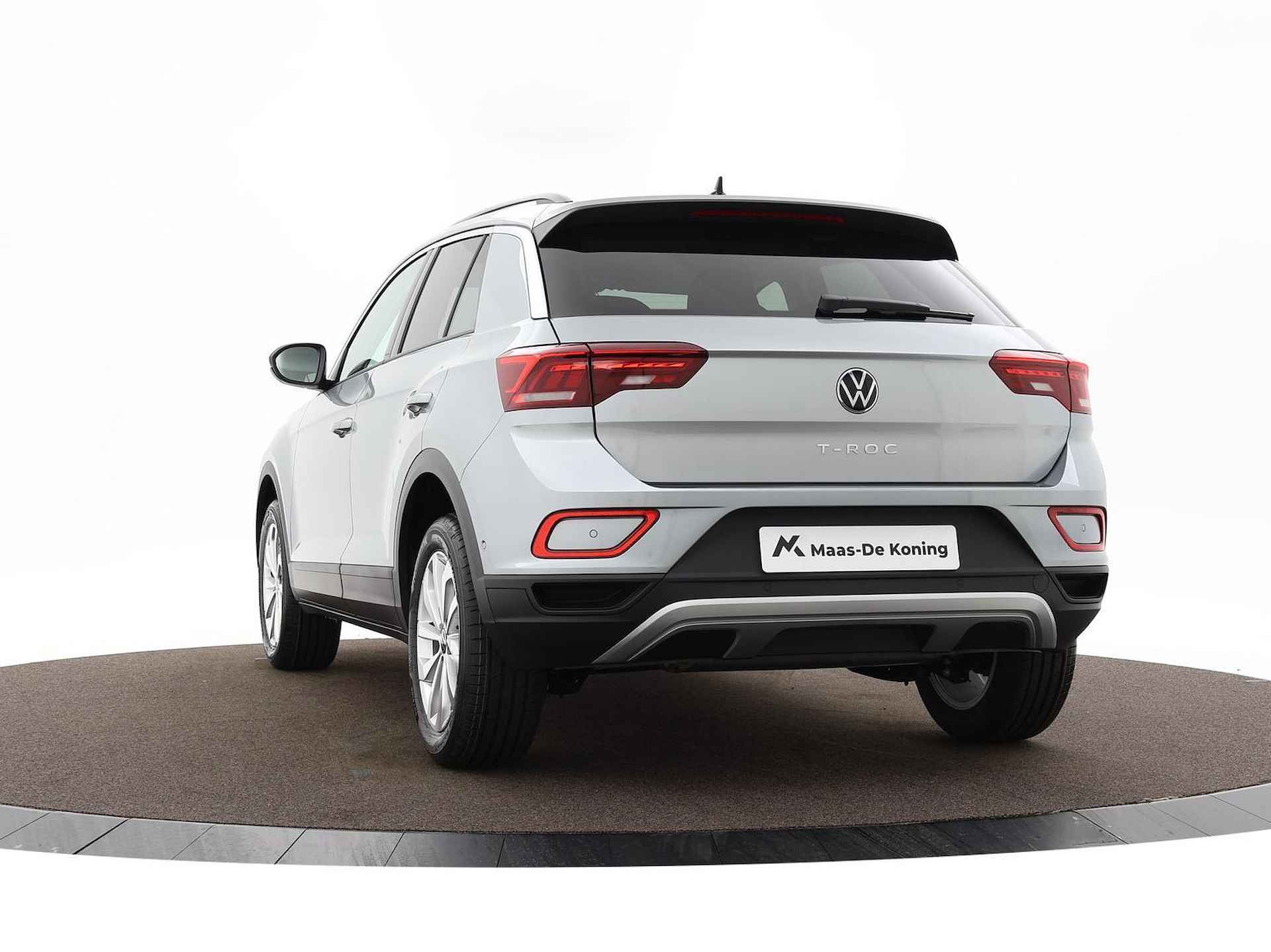 Volkswagen T-Roc Life Edition 1.0 TSI 116 pk 6 versn. Hand · Airconditioning automatisch, 2-zone (climatronic) · Privatelease vanaf €,-398 per maand · Incl. inruilvoordeel · - 34/41