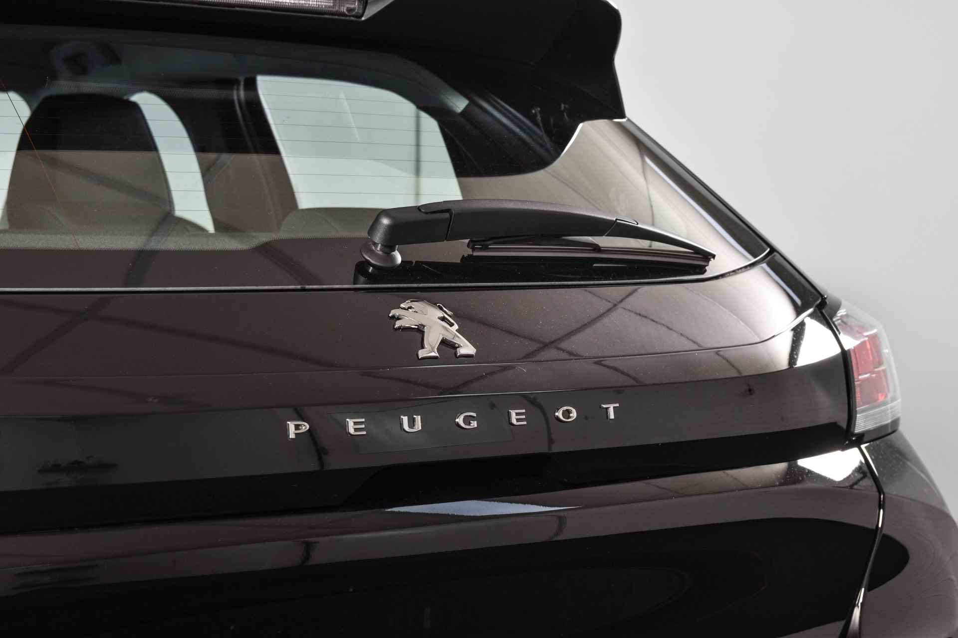 Peugeot 208 1.2 PureTech 100 PK Active Pack - Automaat | Cruise | Camera | PDC | NAV + App Connect | Airco | LED | LM 16'' |  3270 - 41/48