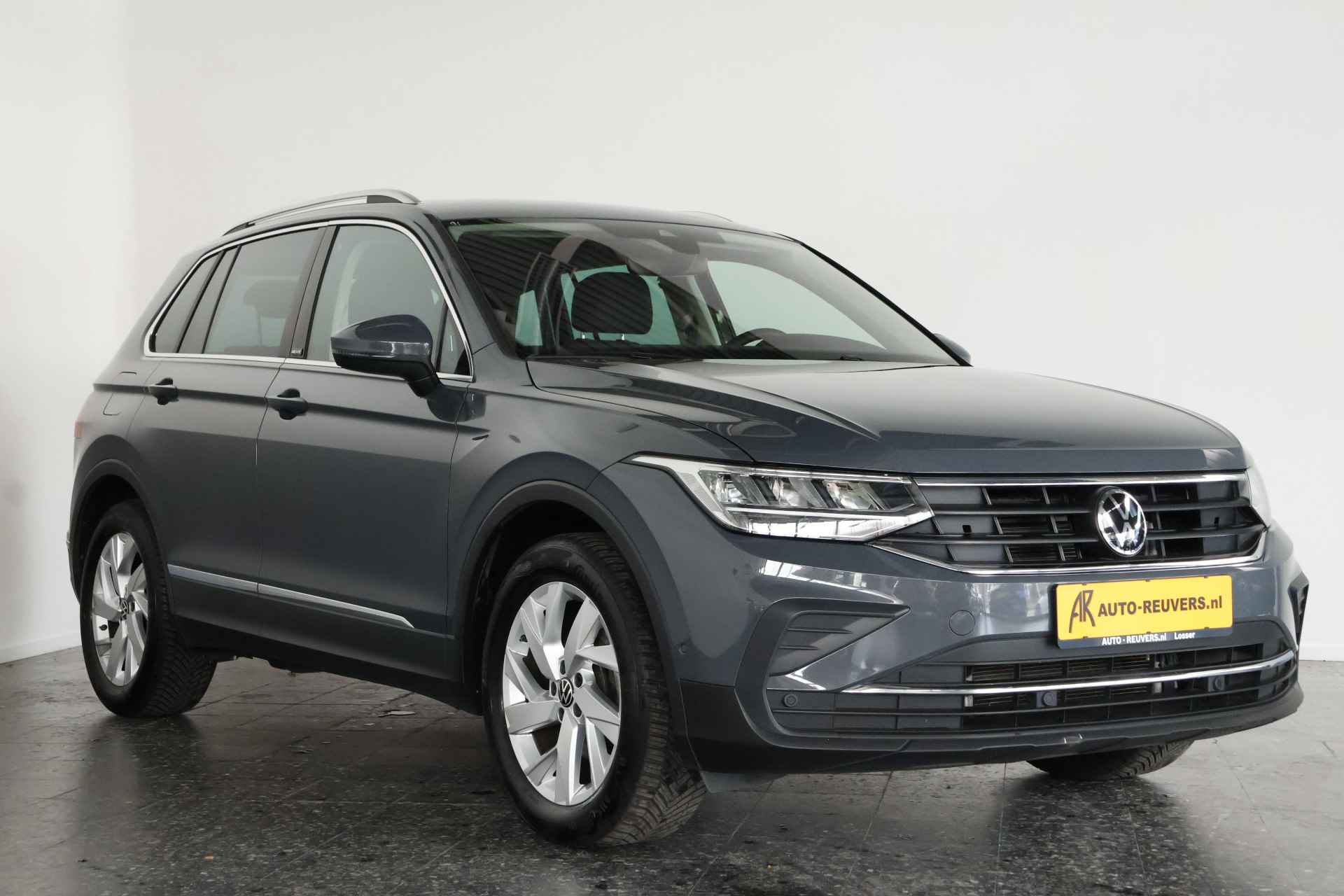 Volkswagen Tiguan 1.5 TSI Move / LED / Navi / CarPlay / Cam / ACC / DAB - 4/31