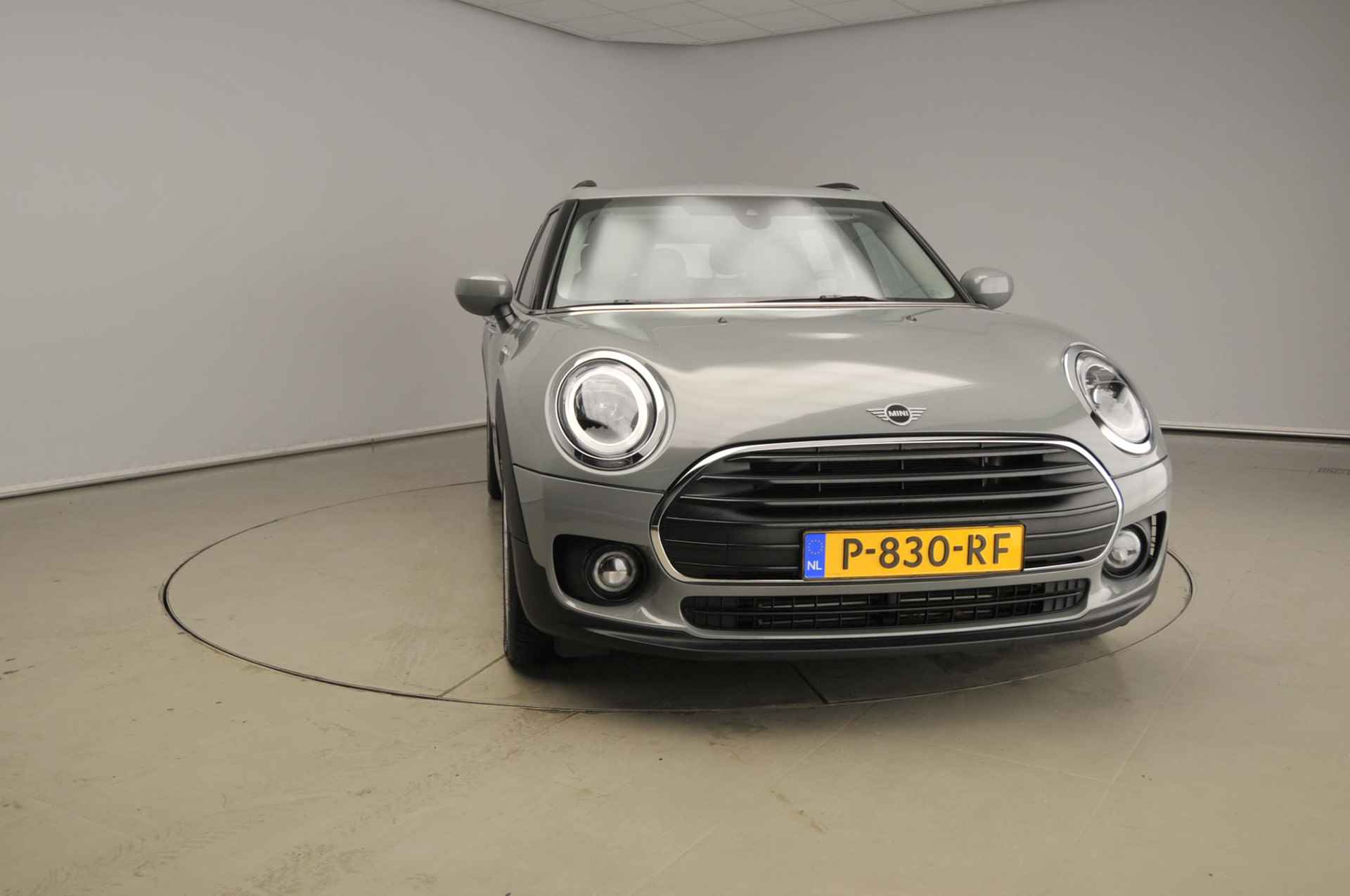 Mini Clubman One Business Edition Sportstoelen / PDC / Cruise / Navigatie / LED / DAB / Alu wielen 17 inch - 4/36