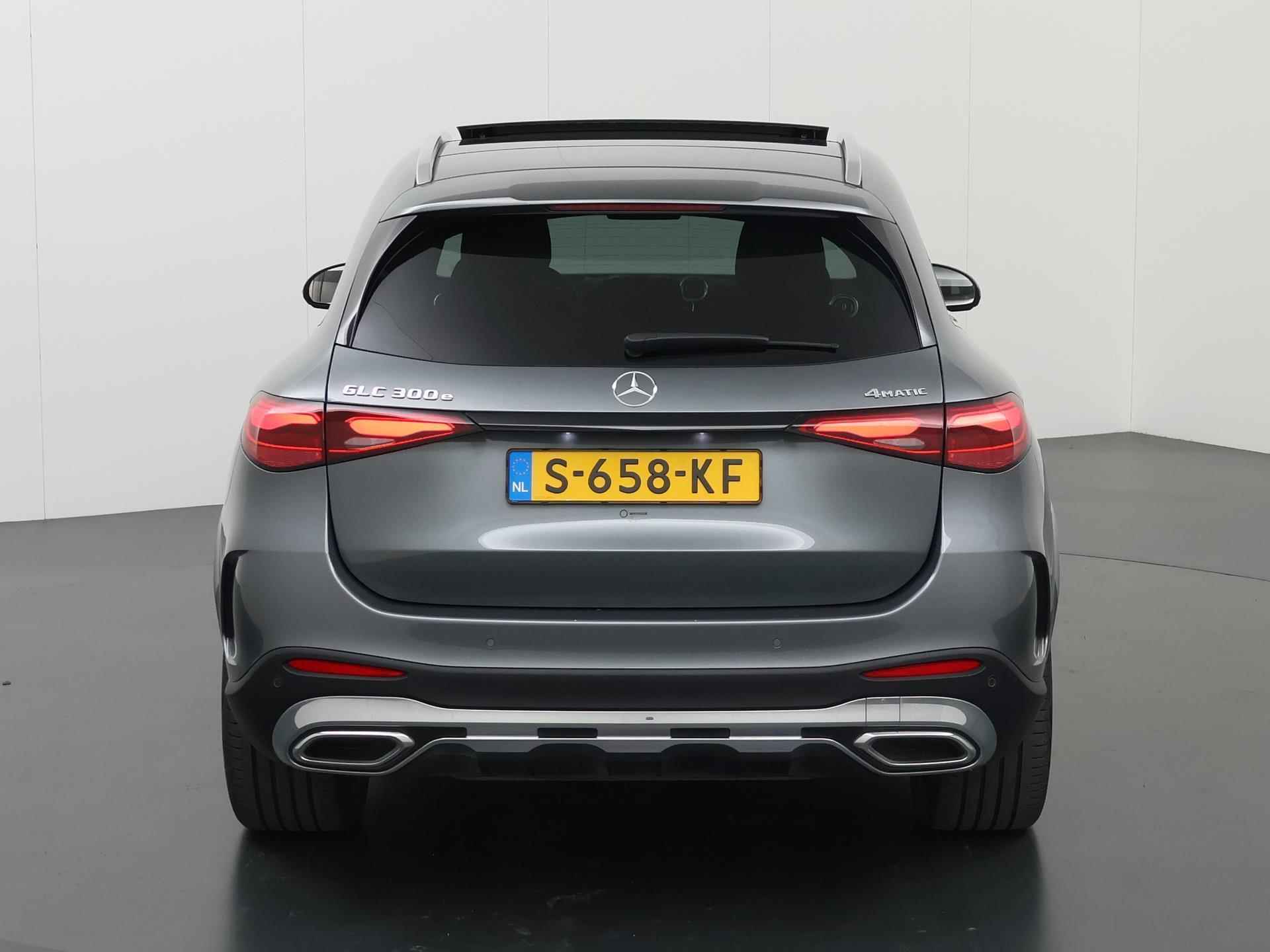 Mercedes-Benz GLC-klasse 300e 4MATIC AMG Premium Plus | Panoramadak | Memory pakket | Digital Light | Keyless Go | 20 inch Multispaaks Velgen | Treeplanken - 5/47