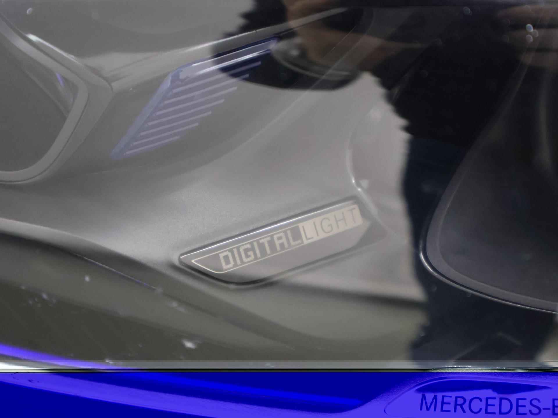 Mercedes-Benz GLC-klasse 300e 4MATIC AMG Premium Plus | Panoramadak | Memory pakket | Digital Light | Keyless Go | 20 inch Multispaaks Velgen | Treeplanken - 44/47