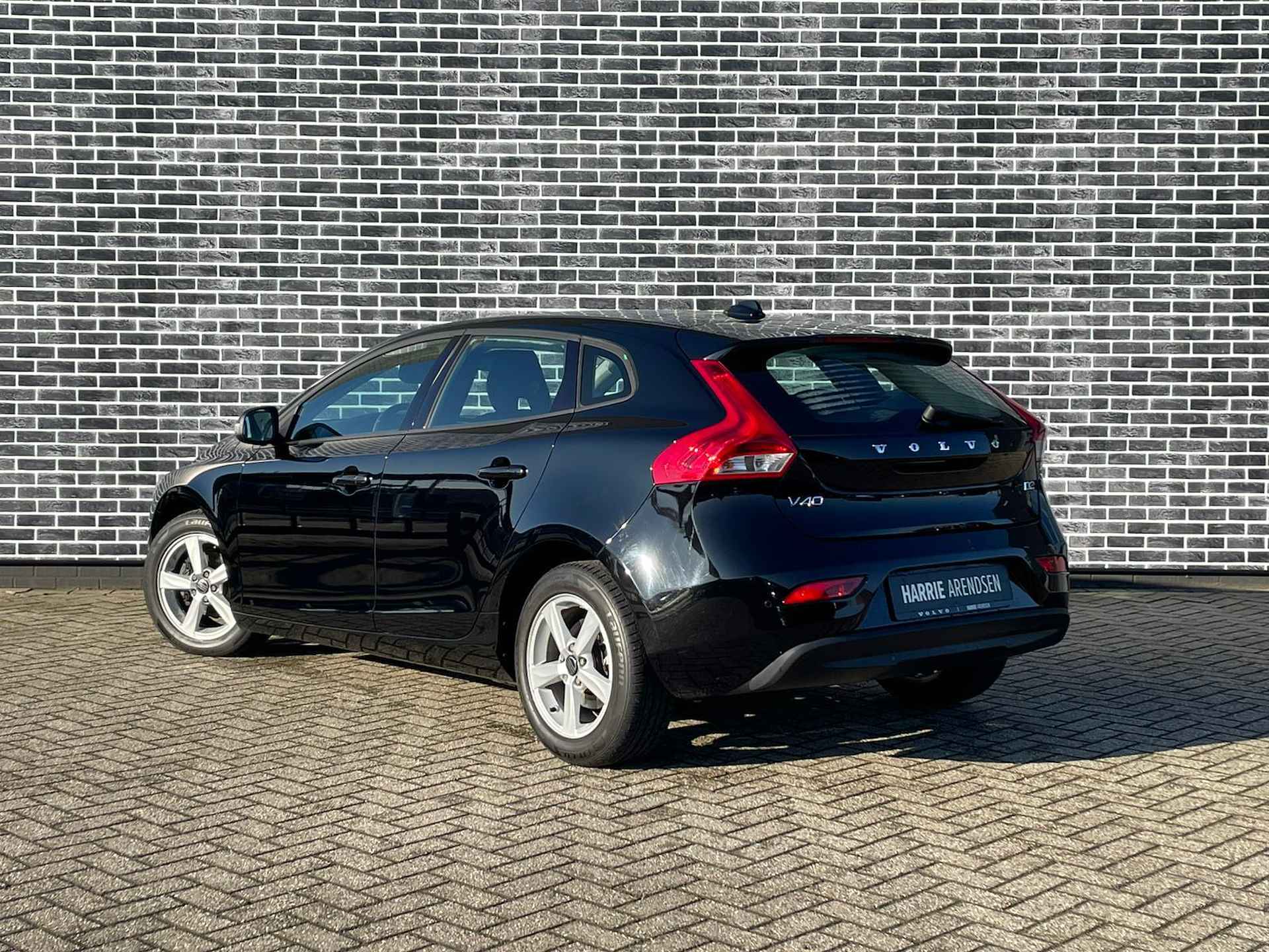 Volvo V40 1.6 D2 Kinetic | Navigatie | Parkeercamera | Stoelverwarming | Unieke kmstand!! | Nieuwe Distributieriem - 4/21