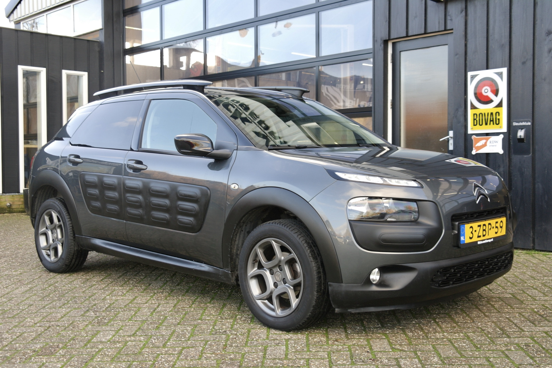 Citroën C4 Cactus 1.2 e-VTi Shine | NL-Auto | Cruise | Navi | Camera