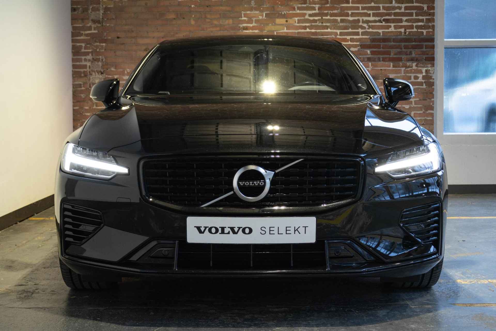 Volvo S60 T6 Automaat AWD Twin Engine R-Design | Stoelverwarming | Adaptive cruise control | BLIS | Parkeercamera | Harman Kardon Premium audio | Parkeersensoren voor + achter | 19'' Lichtmetalen velgen | Stoel en stuurwielverwarming - 7/47