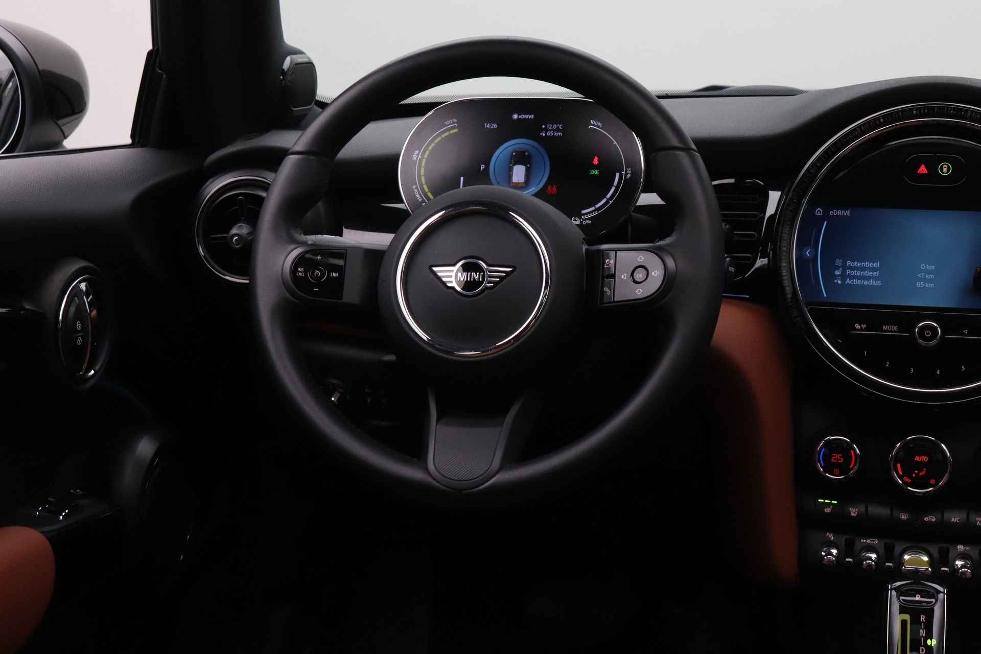 MINI Electric Classic 33 kWh | Achteruitrijcamera | Black Exterior Pack | Glazen panoramadak | Apple Carplay - 28/30