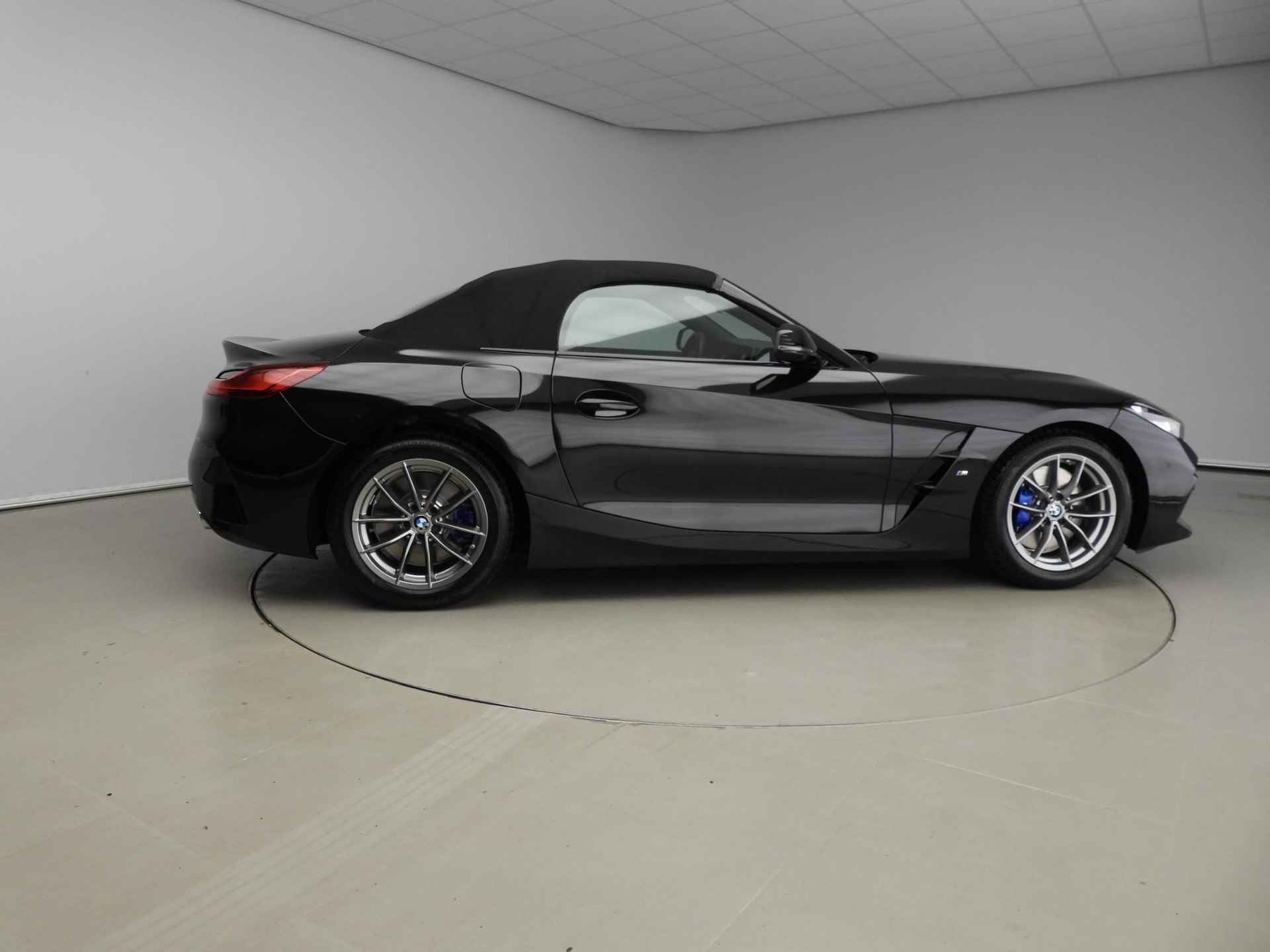 BMW Z4 Roadster sDrive20i | M-Sportpakket | LED | Leder | HUD | Windscherm | Keyles go | Elektr. zetels | DAB | Hifi speakers | Alu 17 inch - 39/43