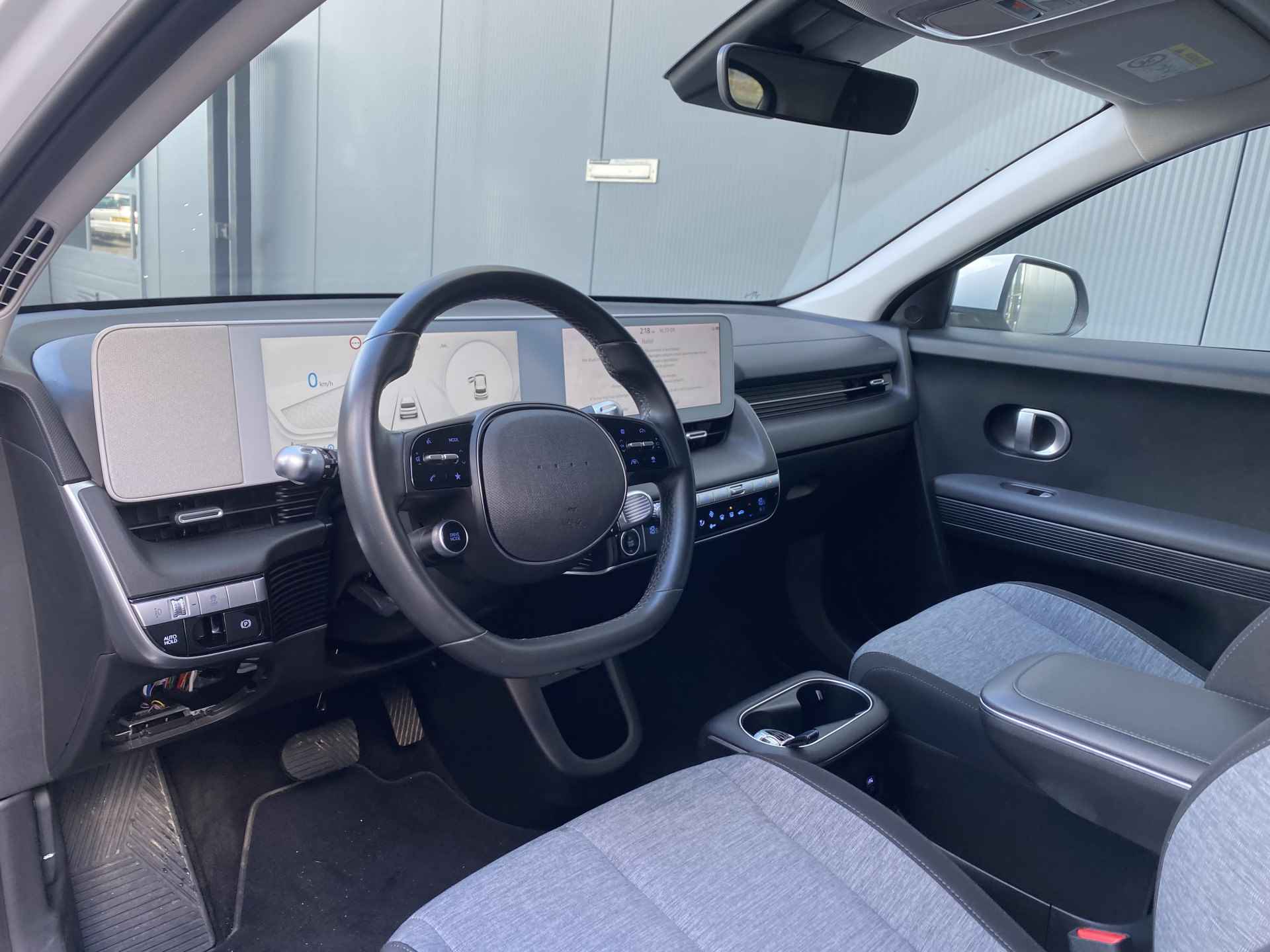 Hyundai IONIQ 5 73 kWh 218pk Style Automaat | Climate | Camera | Keyless | Full Led | Navigatie | 19" Lichtmetaal | Adaptieve Cruisecontrol - 15/30