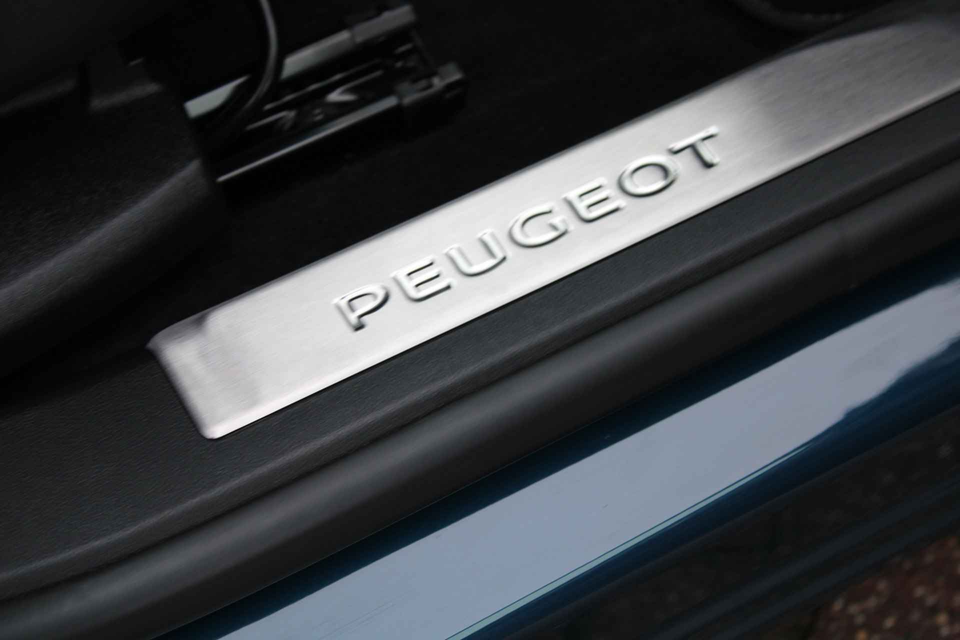 Peugeot 3008 SUV GT HYbrid 136pk e-DCS6 | Automaat | Navigatie | Camera | Adaptieve cruise control | - 7/33