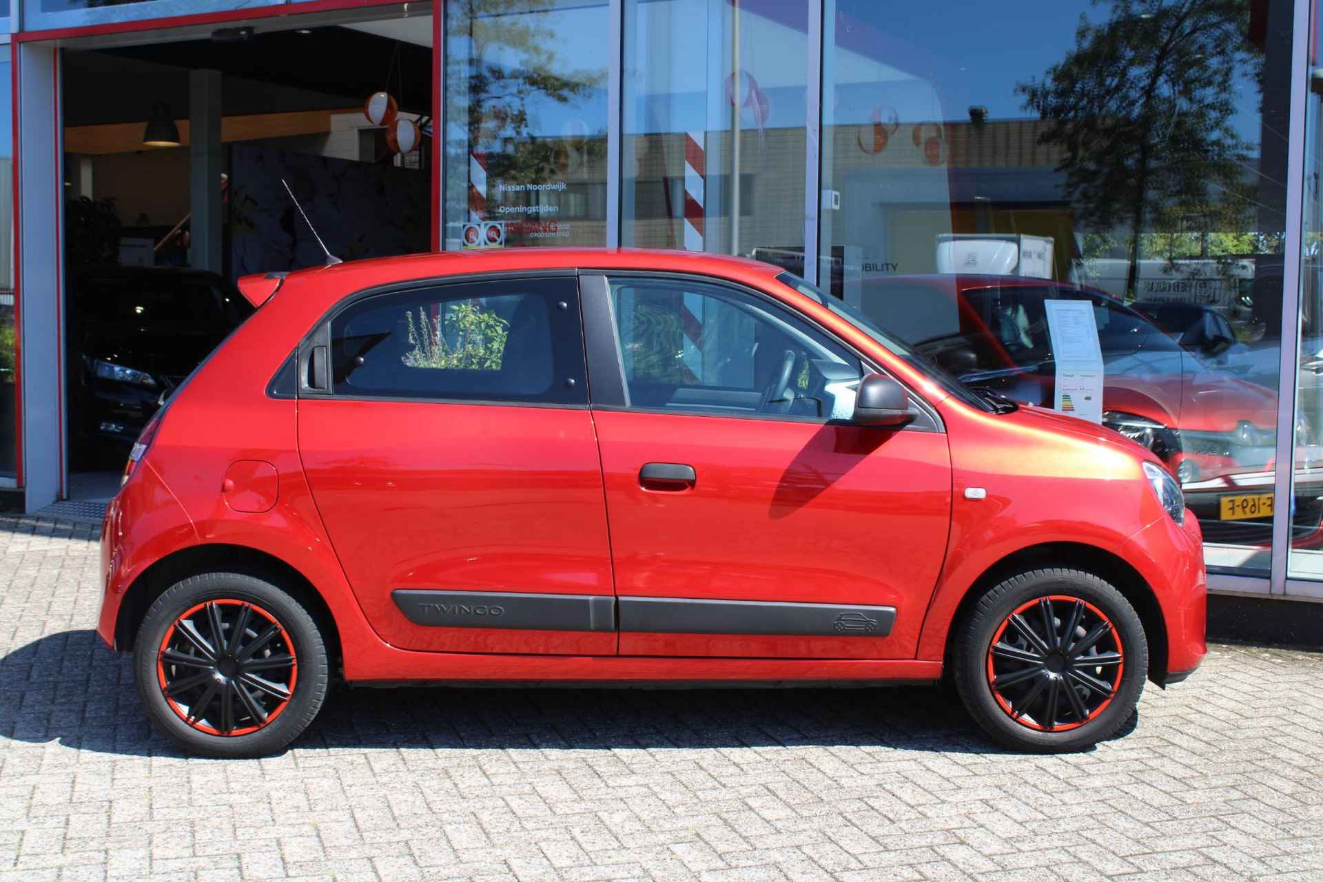 Renault Twingo 1.0 SCe Authentique | 5-deurs | Cruise control | Airco | Bluetooth | - 5/38