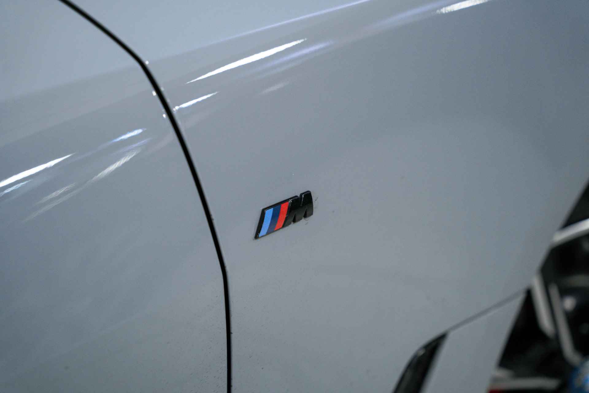 BMW i4 eDrive40 High Executive M Sportpakket Pro M Performance - 33/40