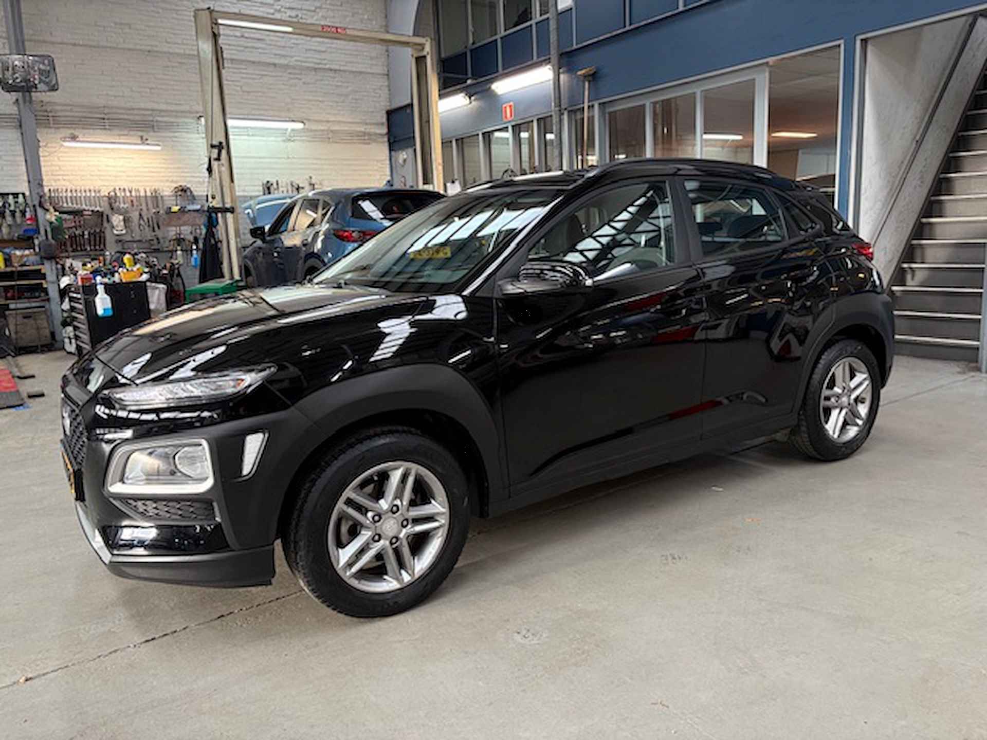 Hyundai Kona 1.0 T-GDI 120pk Comfort | Navigatie | Apple carplay / Android auto | Trekhaak | Camera | Cruise control | All-season banden | NAP | Rijklaar prijs! - 2/24