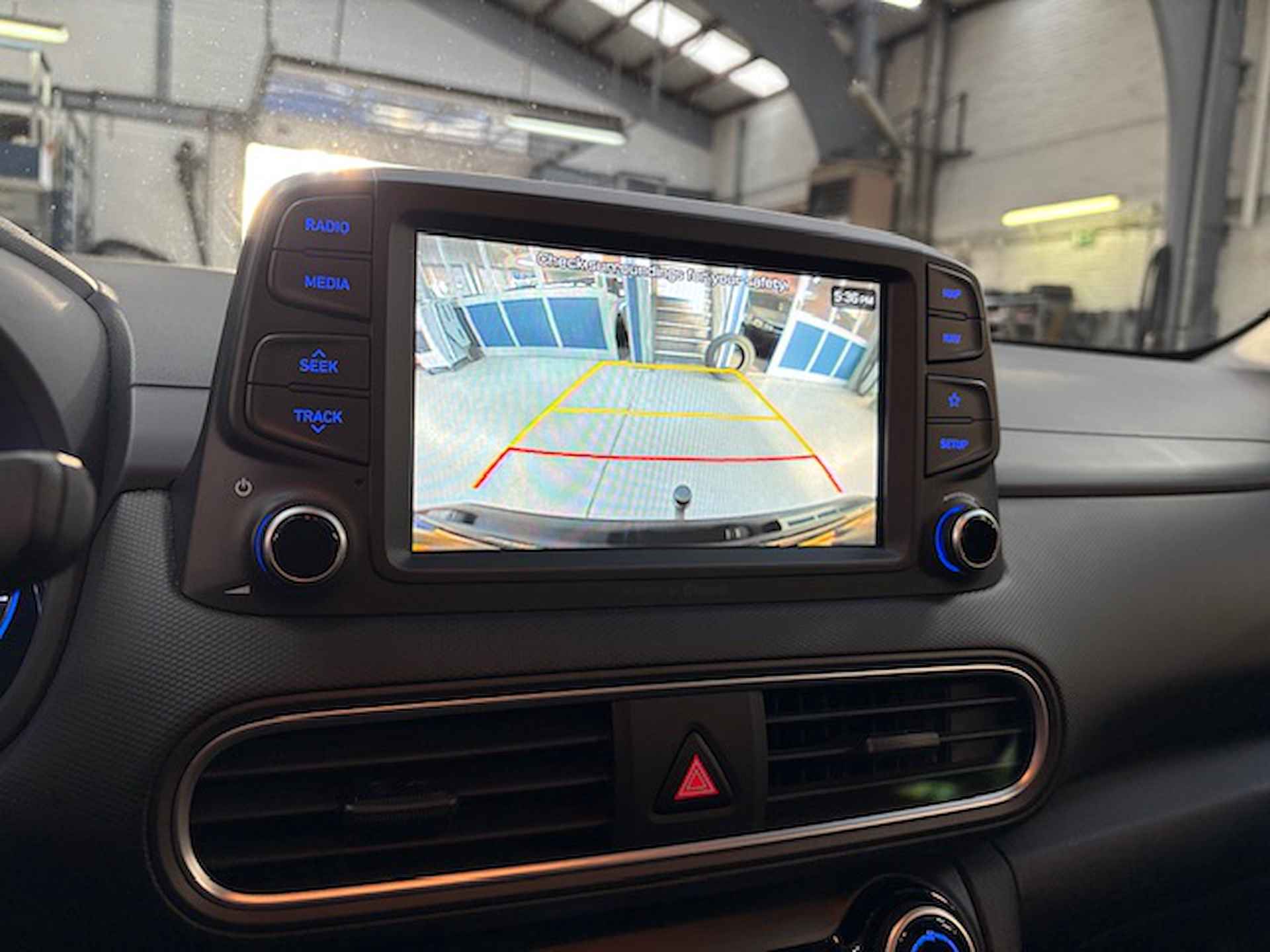 Hyundai Kona 1.0 T-GDI 120pk Comfort | Navigatie | Apple carplay / Android auto | Trekhaak | Camera | Cruise control | All-season banden | NAP | Rijklaar prijs! - 20/24