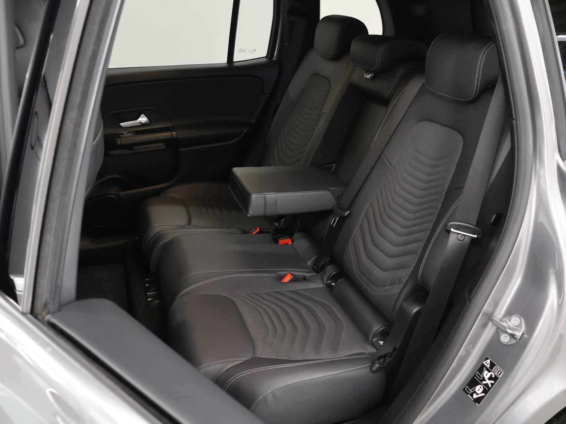 Mercedes-Benz GLB 200 Advantage | Trekhaak | Parkeercamera | Cruise Control | Climate Control | Apple CarPlay | widescreen cockpit - 12/49
