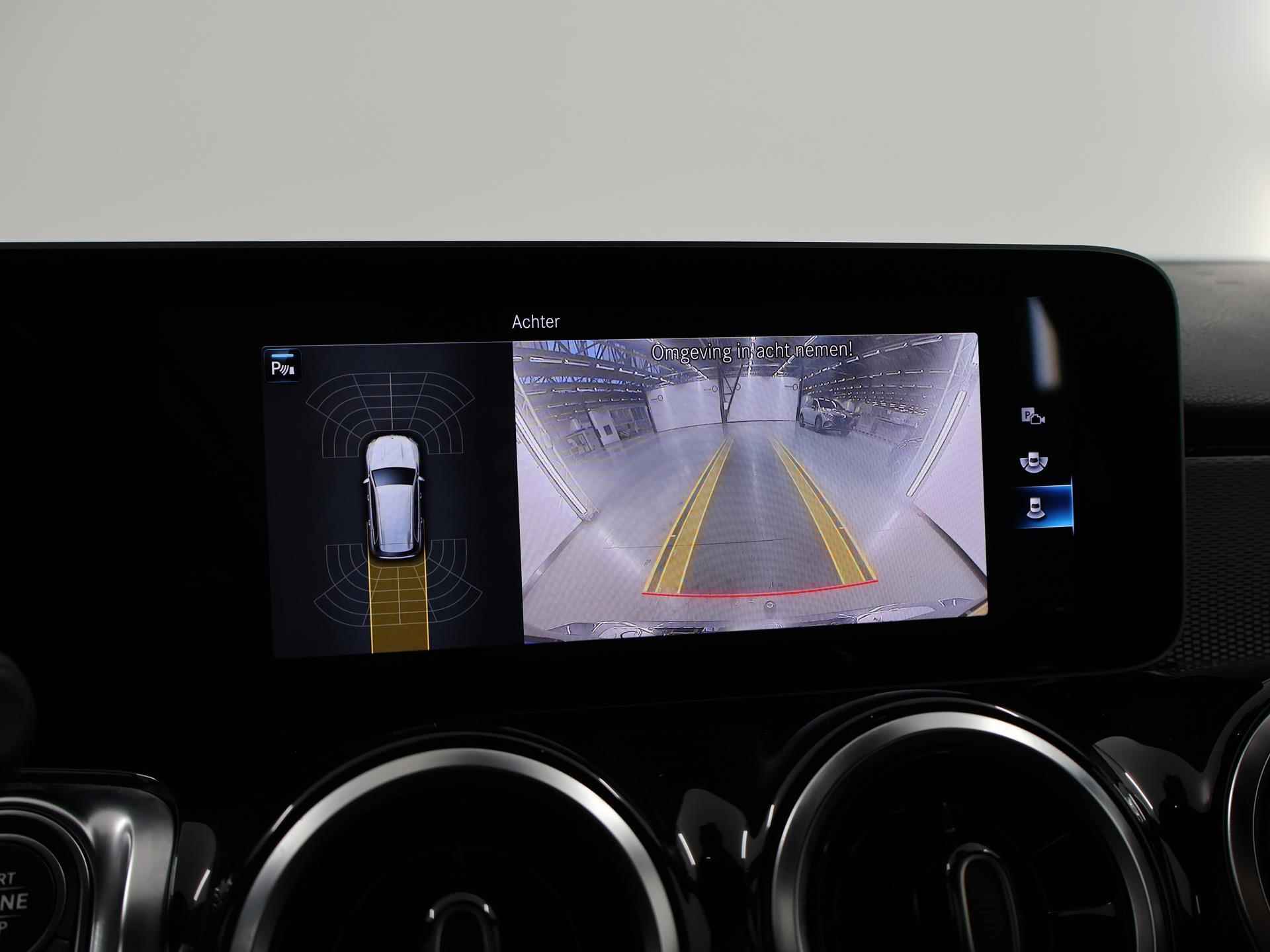 Mercedes-Benz GLB 200 Advantage | Trekhaak | Parkeercamera | Cruise Control | Climate Control | Apple CarPlay | widescreen cockpit - 15/49