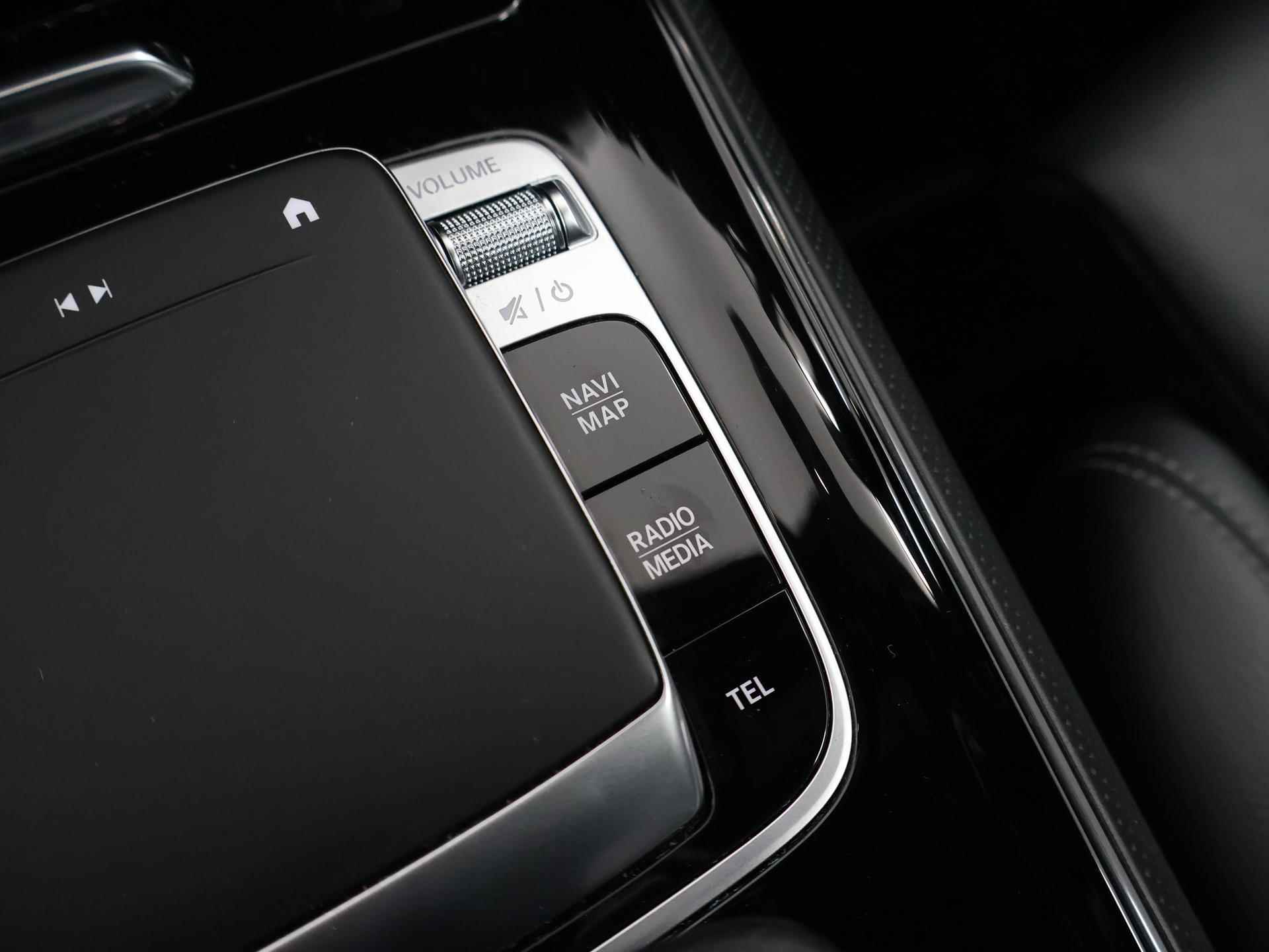 Mercedes-Benz GLB 200 Advantage | Trekhaak | Parkeercamera | Cruise Control | Climate Control | Apple CarPlay | widescreen cockpit - 33/49
