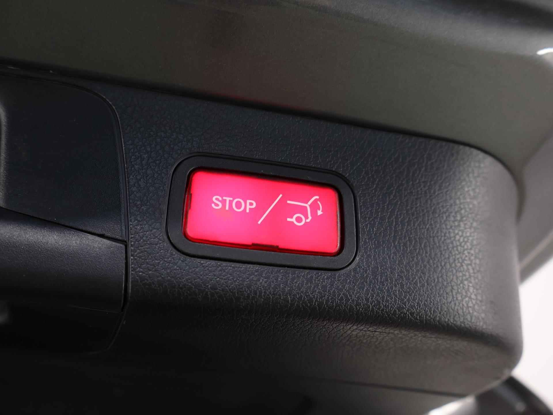 Mercedes-Benz GLB 200 Advantage | Trekhaak | Parkeercamera | Cruise Control | Climate Control | Apple CarPlay | widescreen cockpit - 44/49