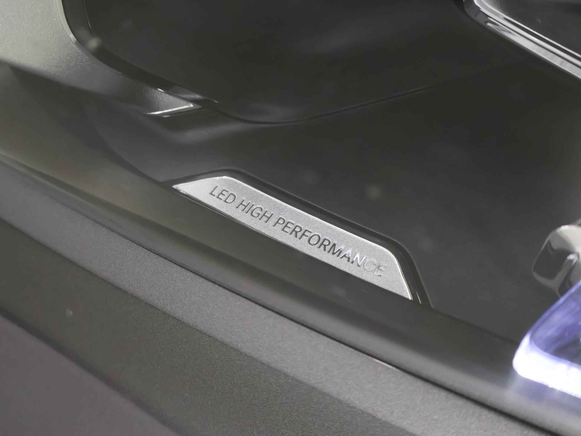 Mercedes-Benz GLB 200 Advantage | Trekhaak | Parkeercamera | Cruise Control | Climate Control | Apple CarPlay | widescreen cockpit - 47/49