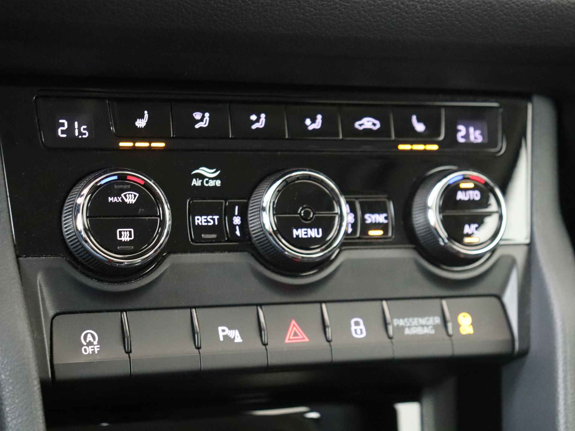 Škoda Kodiaq 1.5 TSI Limited Business Edition Automaat | Navigatie | Climate Control | 18 inch Lichtmetalen Velgen - 19/35