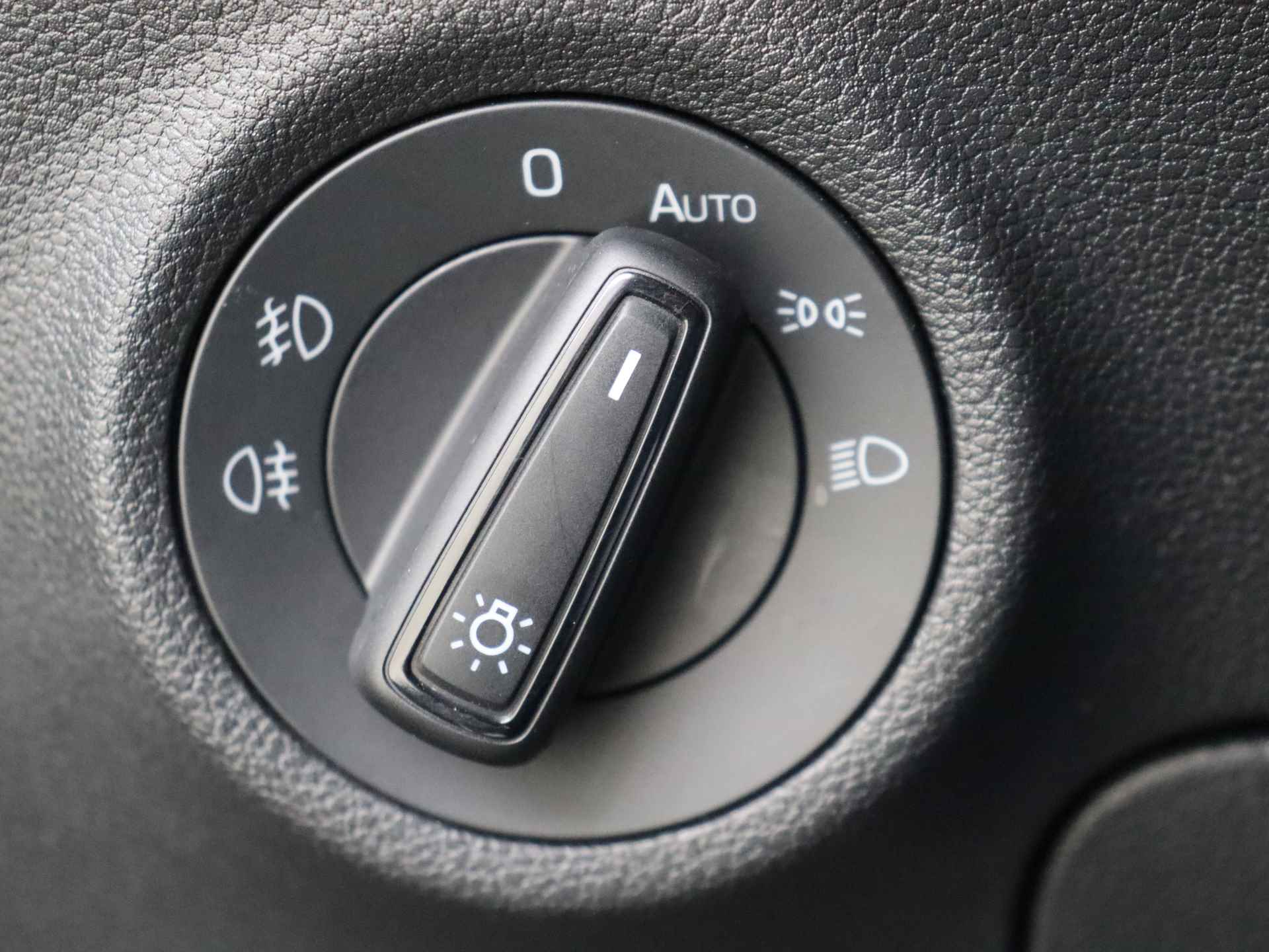 Škoda Kodiaq 1.5 TSI Limited Business Edition Automaat | Navigatie | Climate Control | 18 inch Lichtmetalen Velgen - 28/35