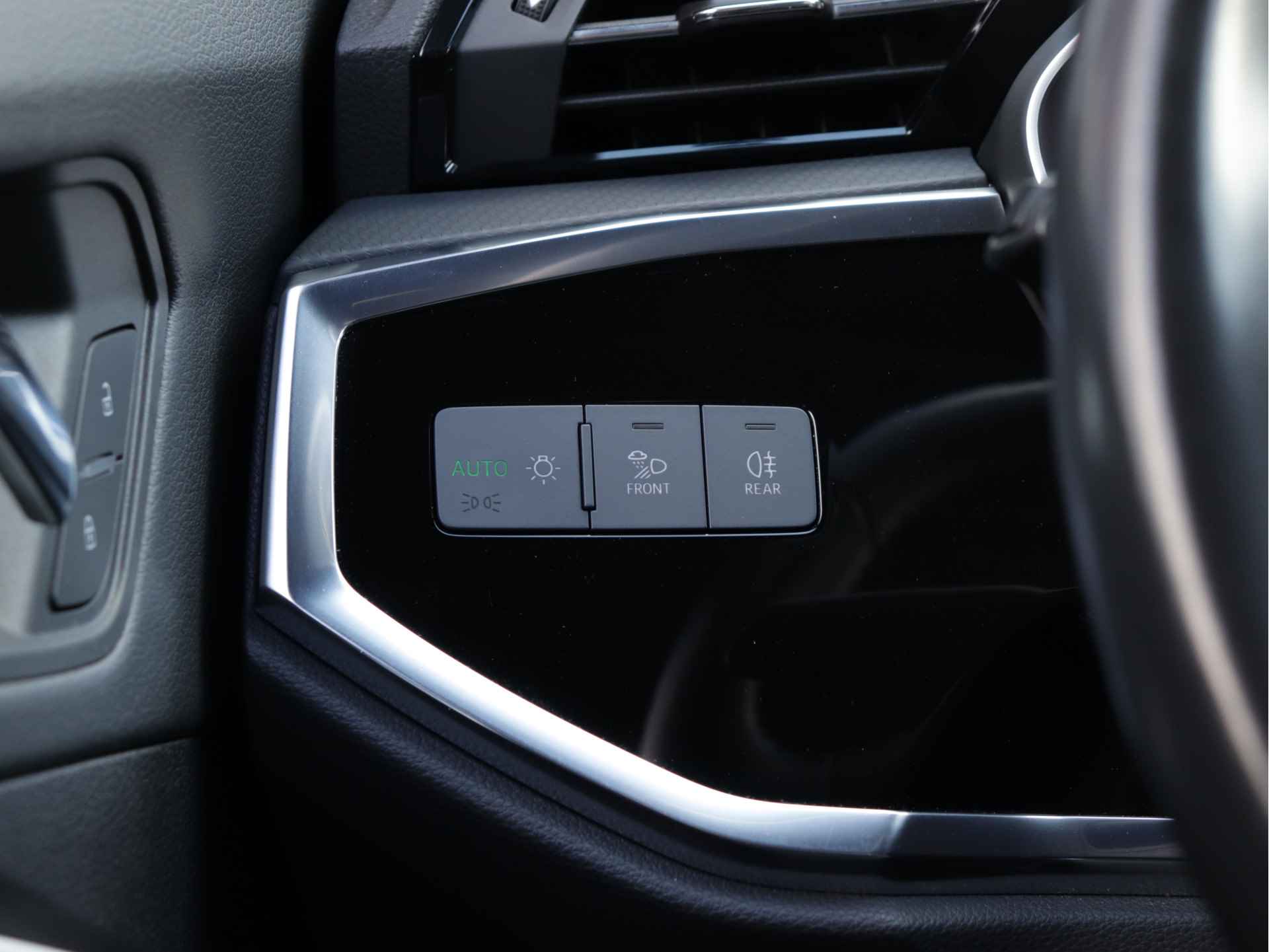 Audi Q3 35 TFSI S Line | S-Line | Trekhaak | Matrix LED | 19 Inch | Trekhaak | Camera | MMI-Plus Navigatie | NL-auto - 29/45