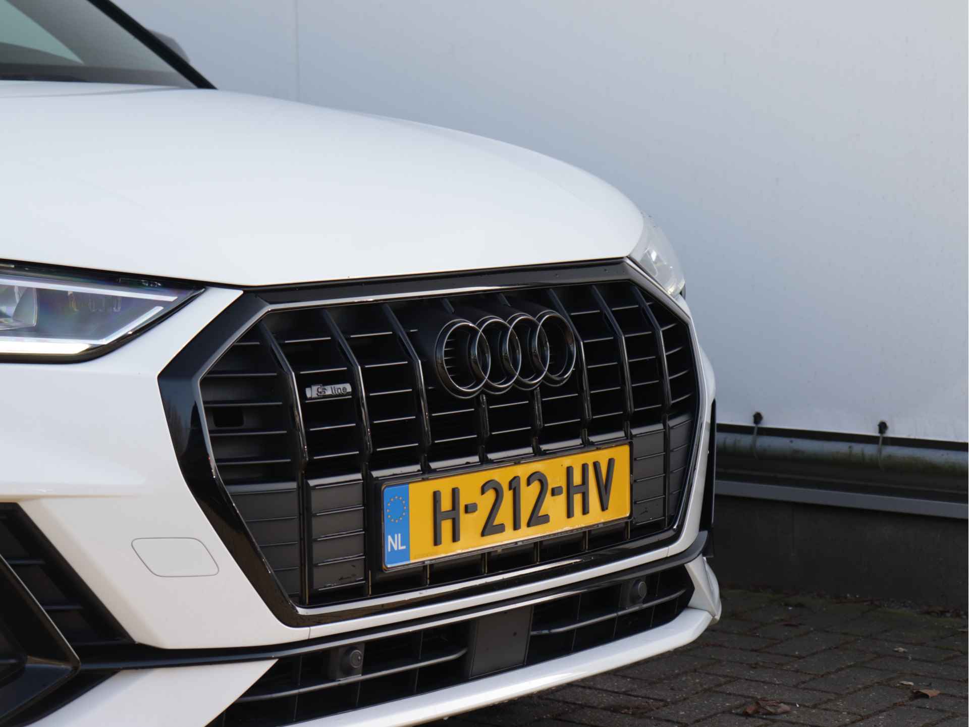 Audi Q3 35 TFSI S Line | S-Line | Trekhaak | Matrix LED | 19 Inch | Trekhaak | Camera | MMI-Plus Navigatie | NL-auto - 38/45