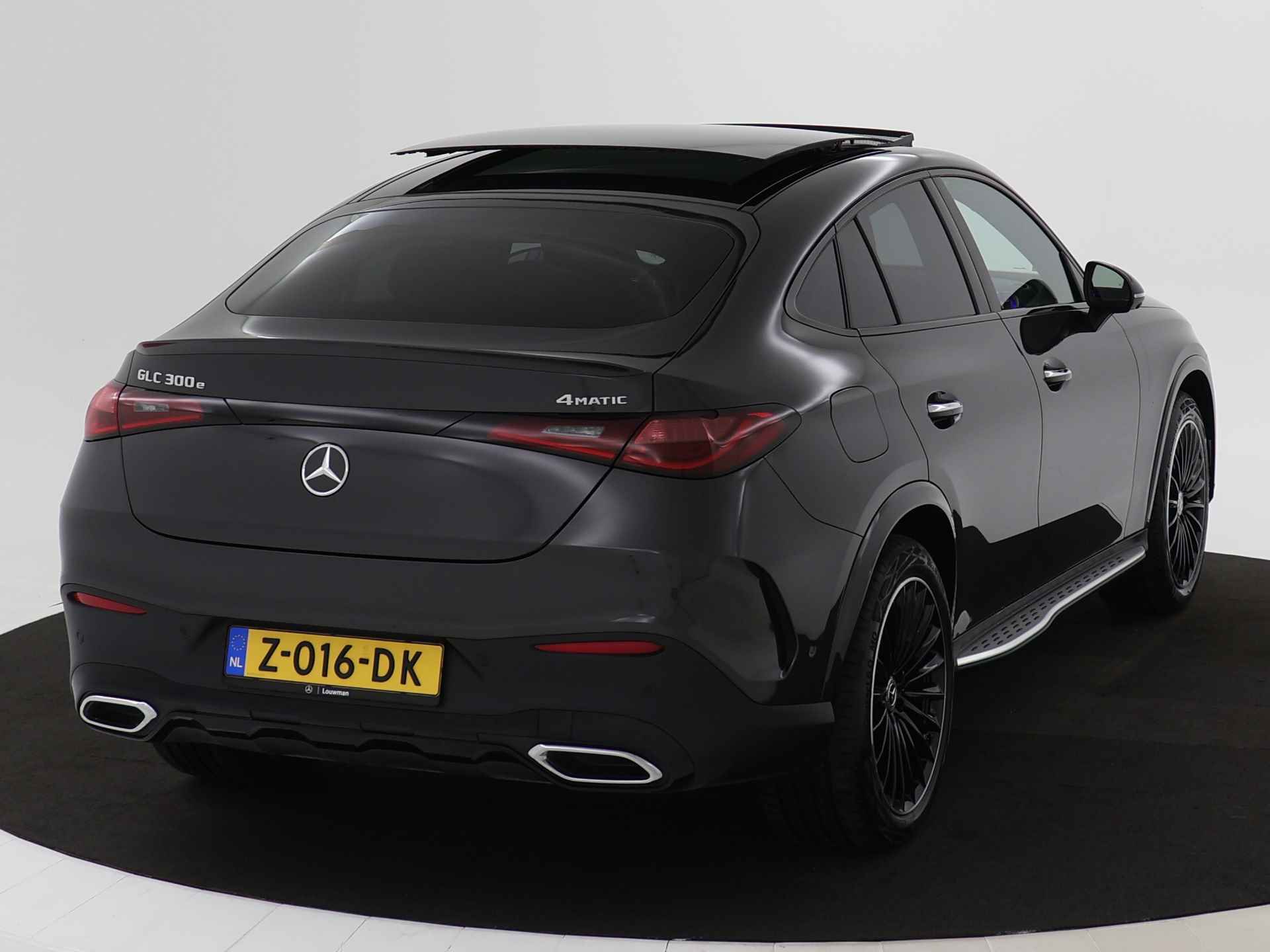 Mercedes-Benz GLC 300 e 4M AMG Plug-In Hybride | Navigatie | Rondomzicht camera | Panoramadak | Dodehoek Assistent | Inclusief 24 maanden MB Certified garantie voor Europa. - 18/46