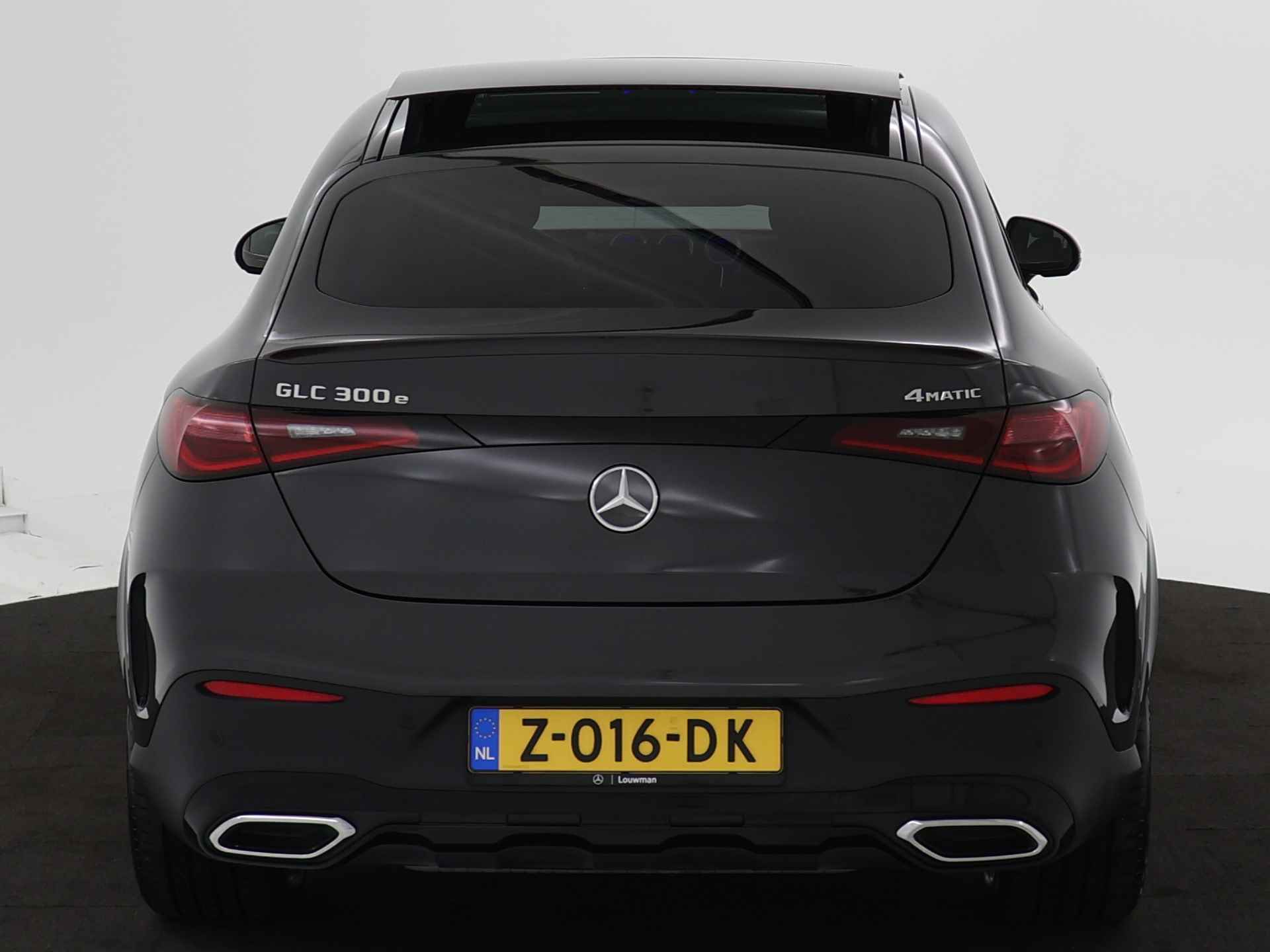 Mercedes-Benz GLC 300 e 4M AMG Plug-In Hybride | Navigatie | Rondomzicht camera | Panoramadak | Dodehoek Assistent | Inclusief 24 maanden MB Certified garantie voor Europa. - 30/46